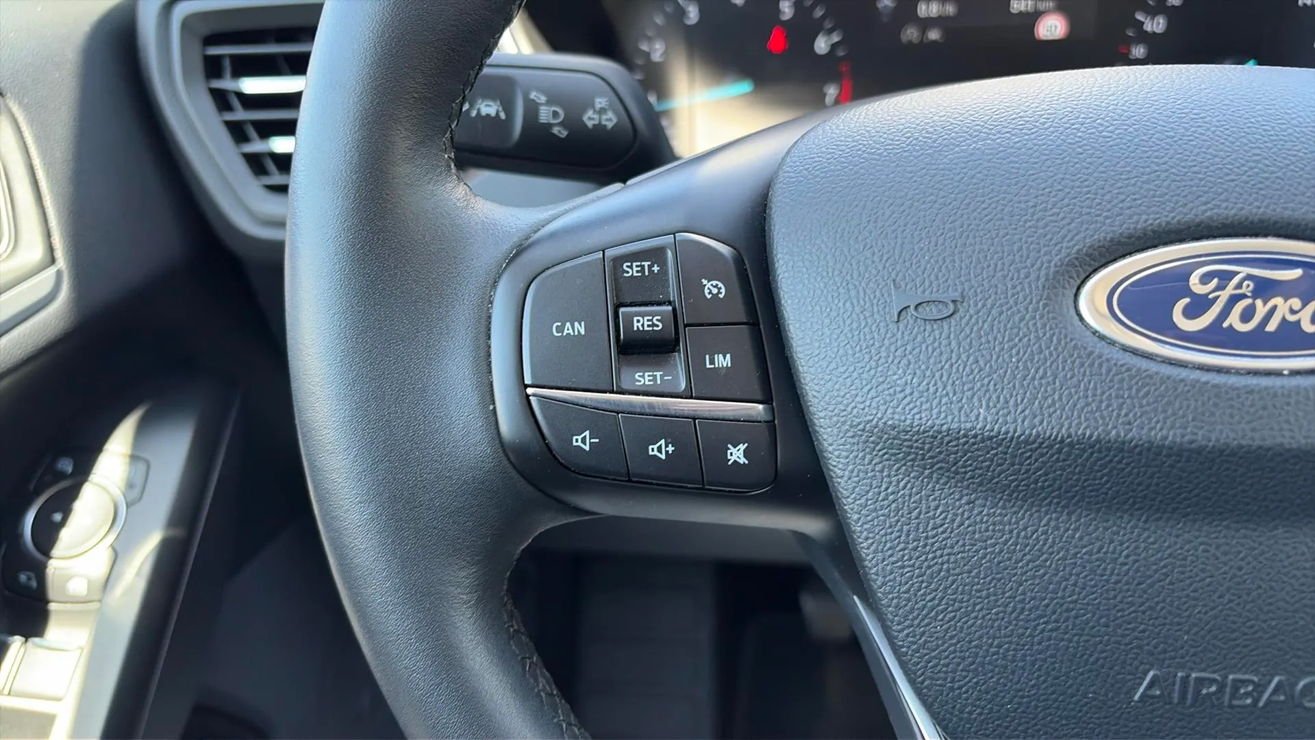 Ford Focus 1.0 EcoBoost Trend - foto 17