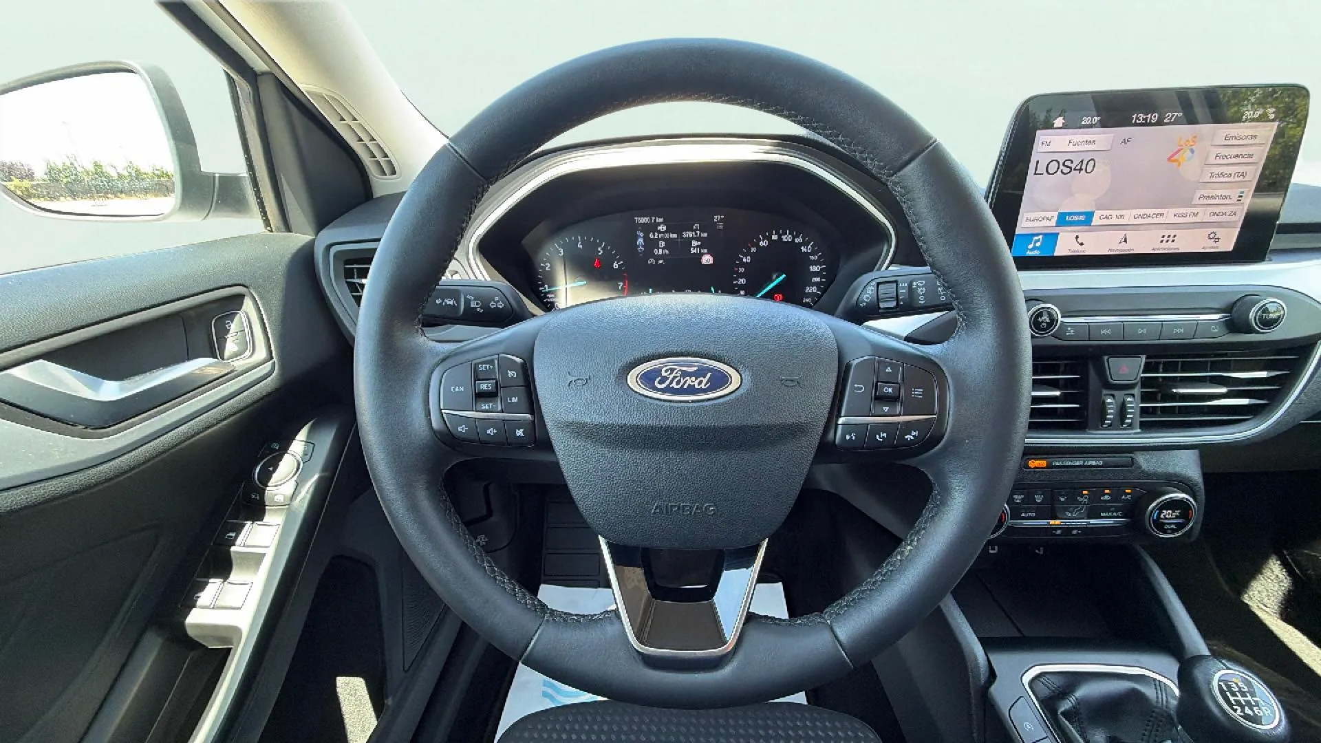 Ford Focus 1.0 EcoBoost Trend - foto 16