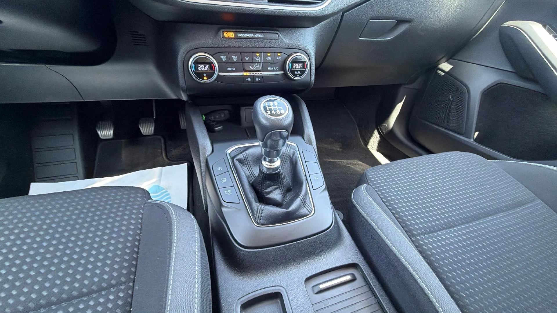 Ford Focus 1.0 EcoBoost Trend - foto 22