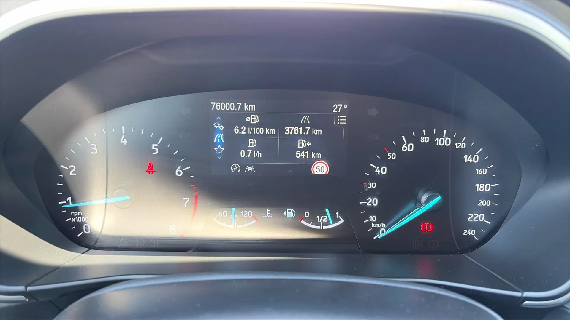 Ford Focus 1.0 EcoBoost Trend - foto 19