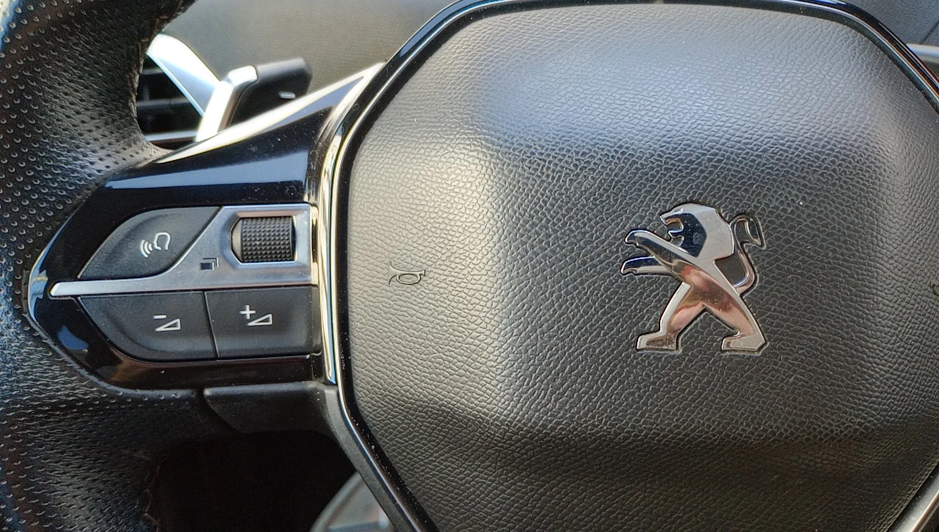 Peugeot 3008 1.5 BlueHDi GT EAT8 - foto 11