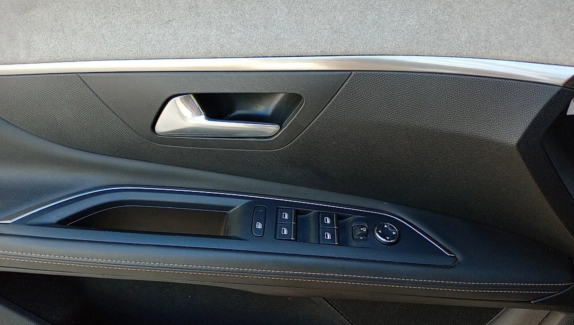 Peugeot 3008 1.5 BlueHDi GT EAT8 - foto 9