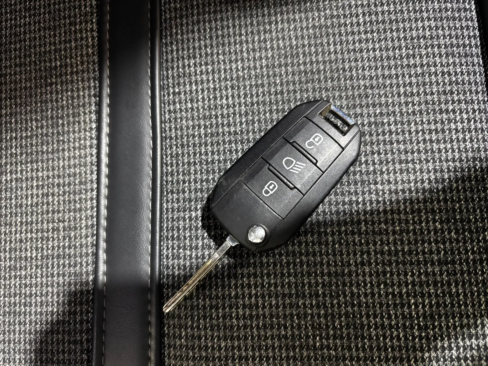 Peugeot 3008 1.2 PureTech Active - foto 14