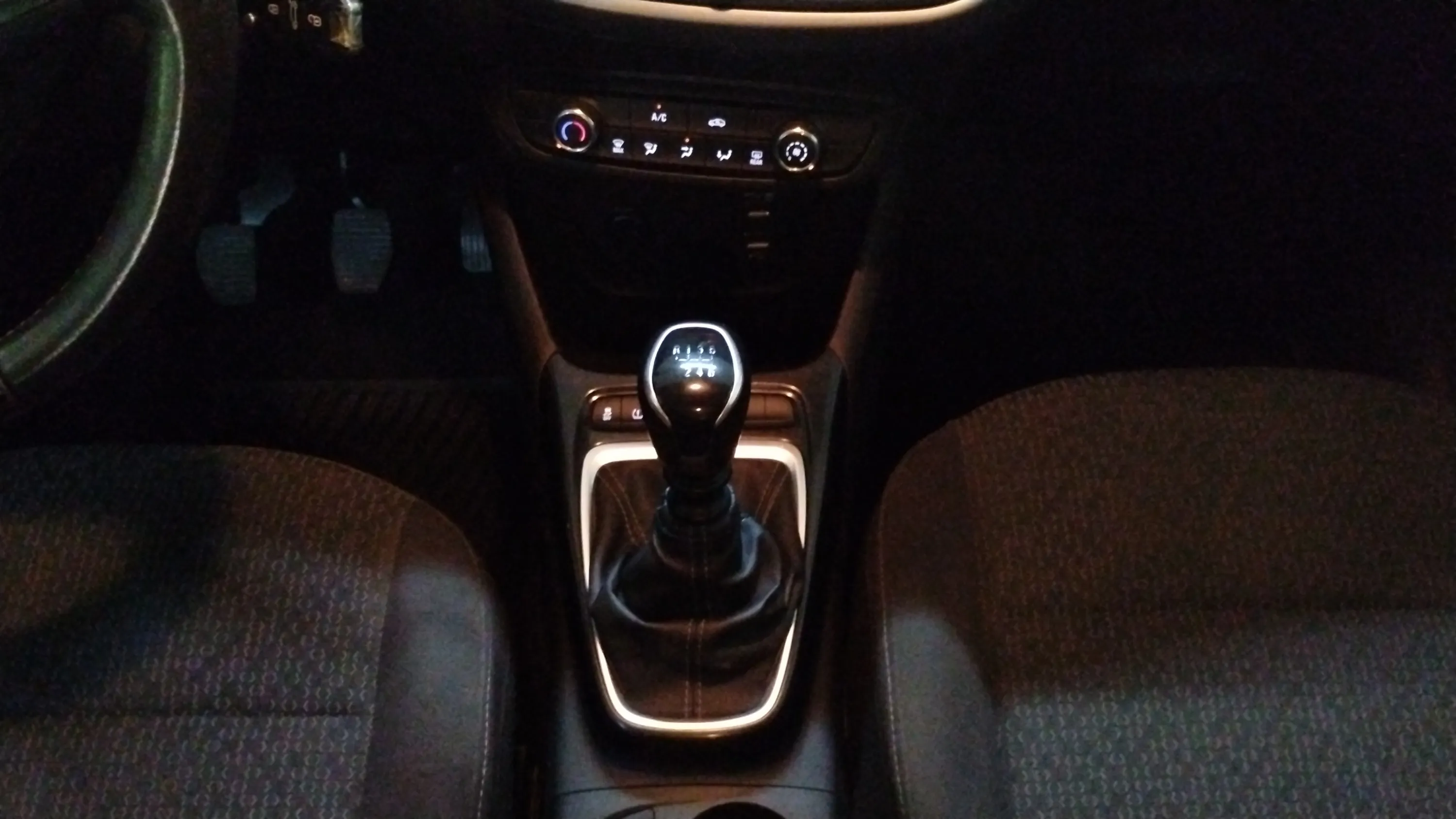 Opel Crossland 1.2 Edition - foto 18