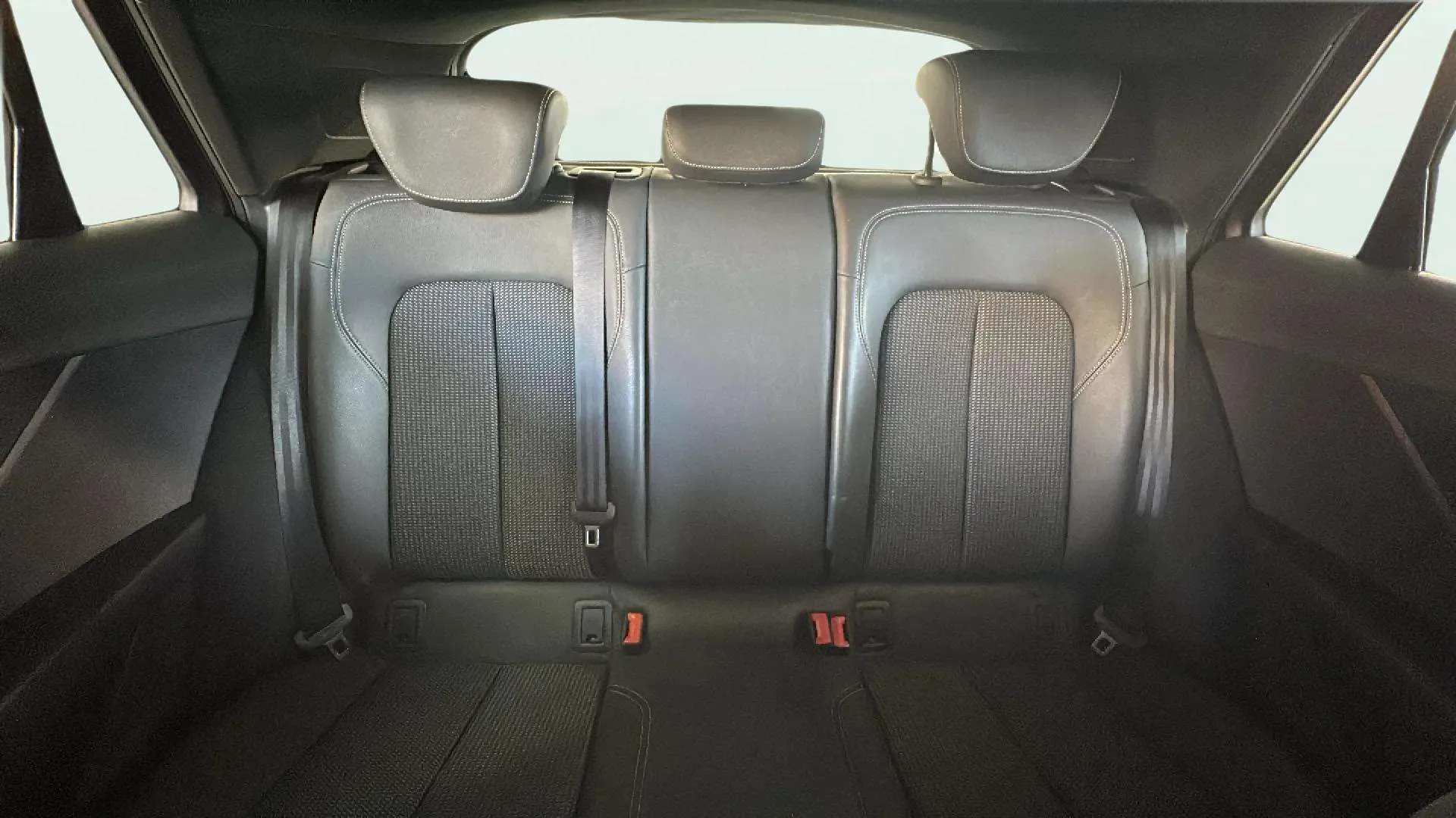 Audi Q2 S line 30 TDI - foto 25