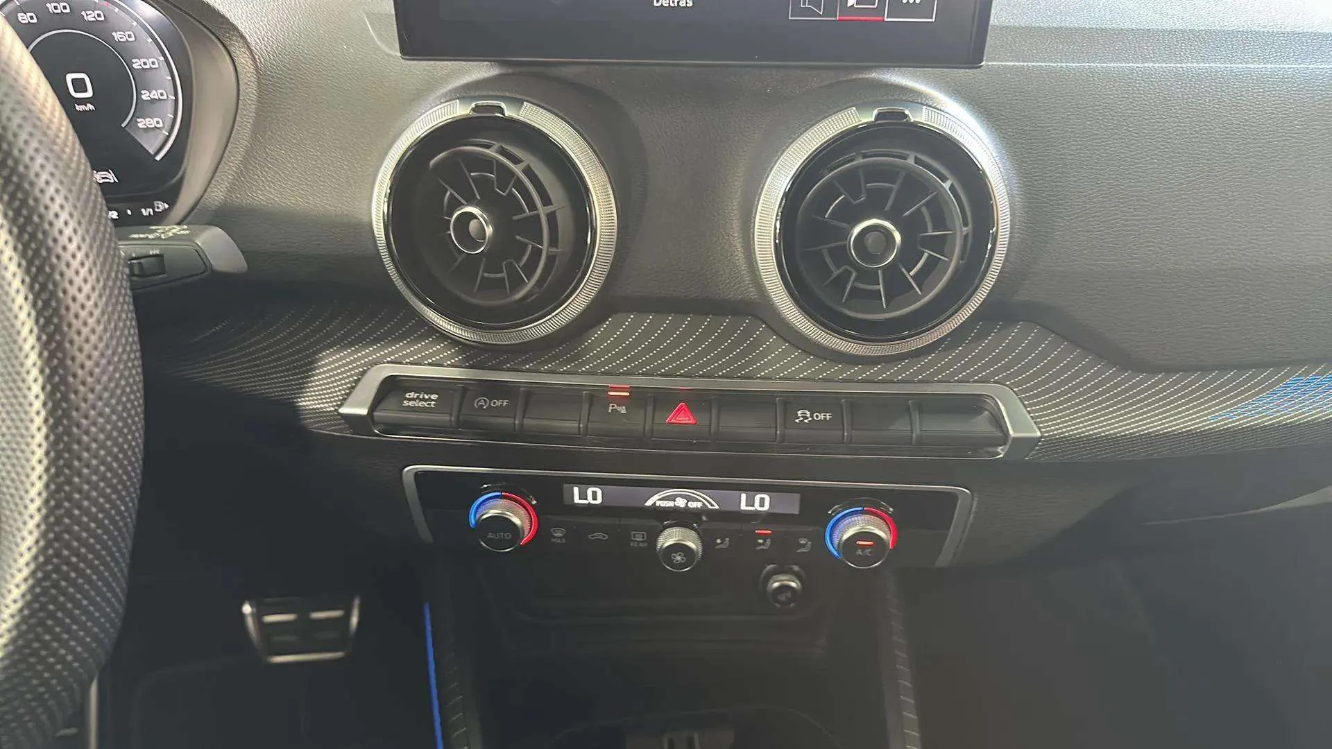 Audi Q2 S line 30 TDI - foto 16