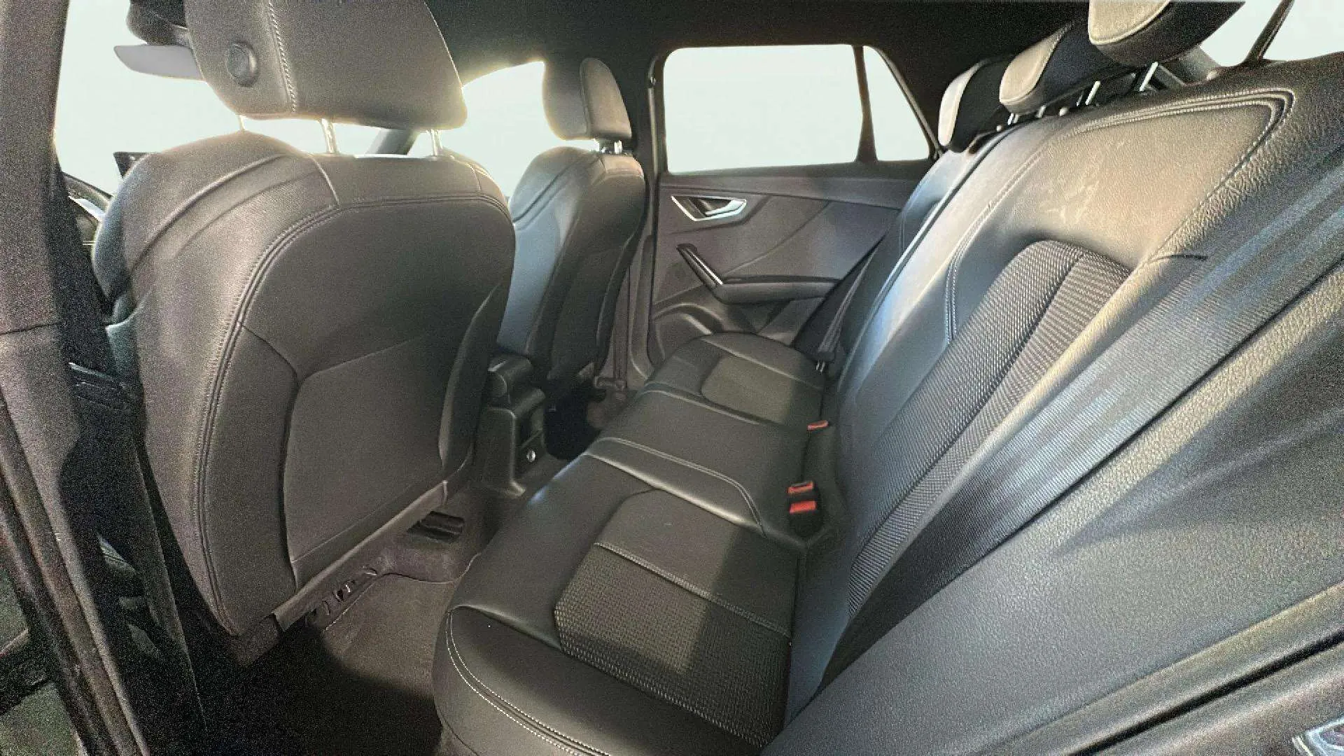 Audi Q2 S line 30 TDI - foto 22