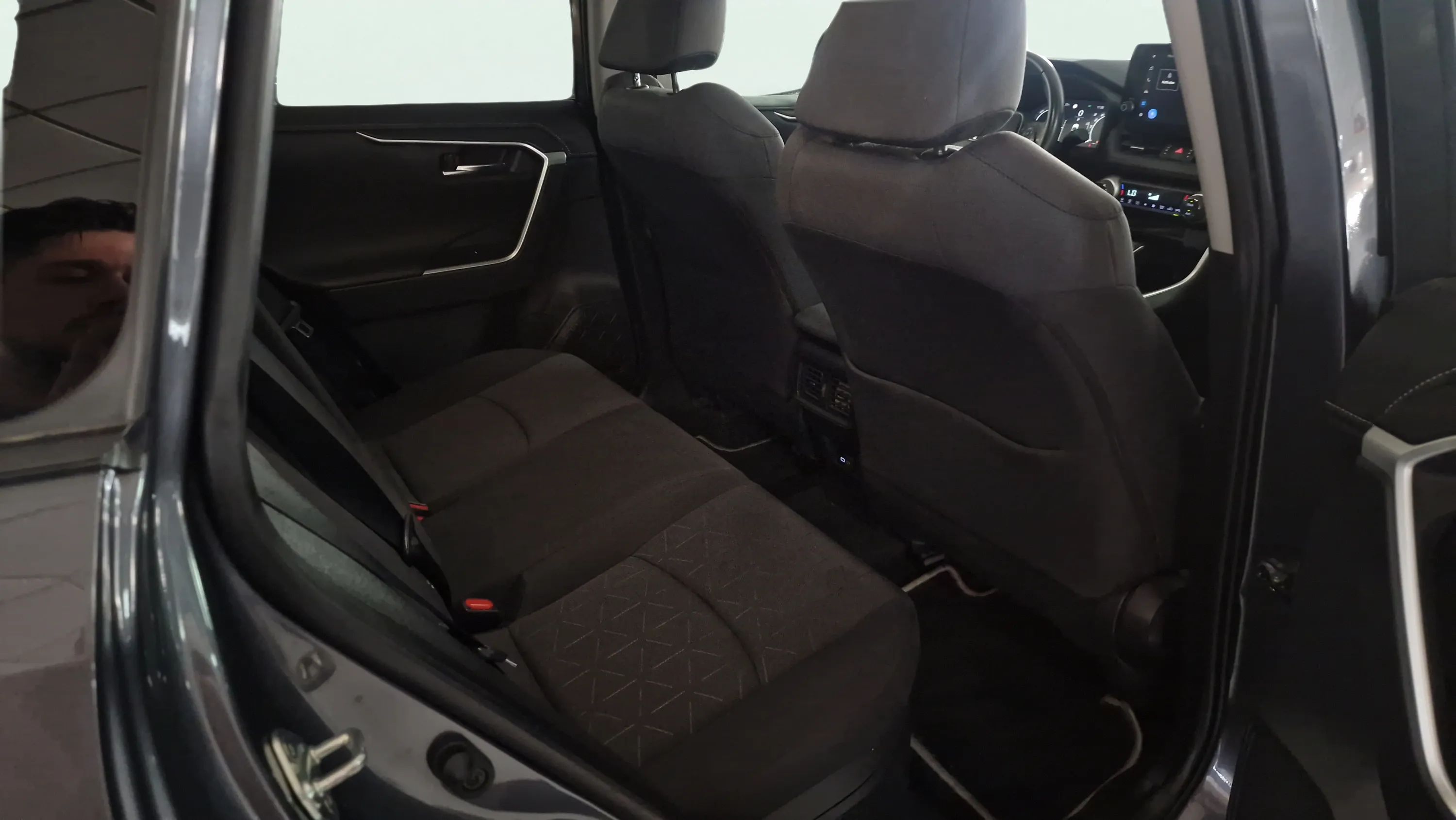 Toyota RAV4 2.5l 220H Advance - foto 23