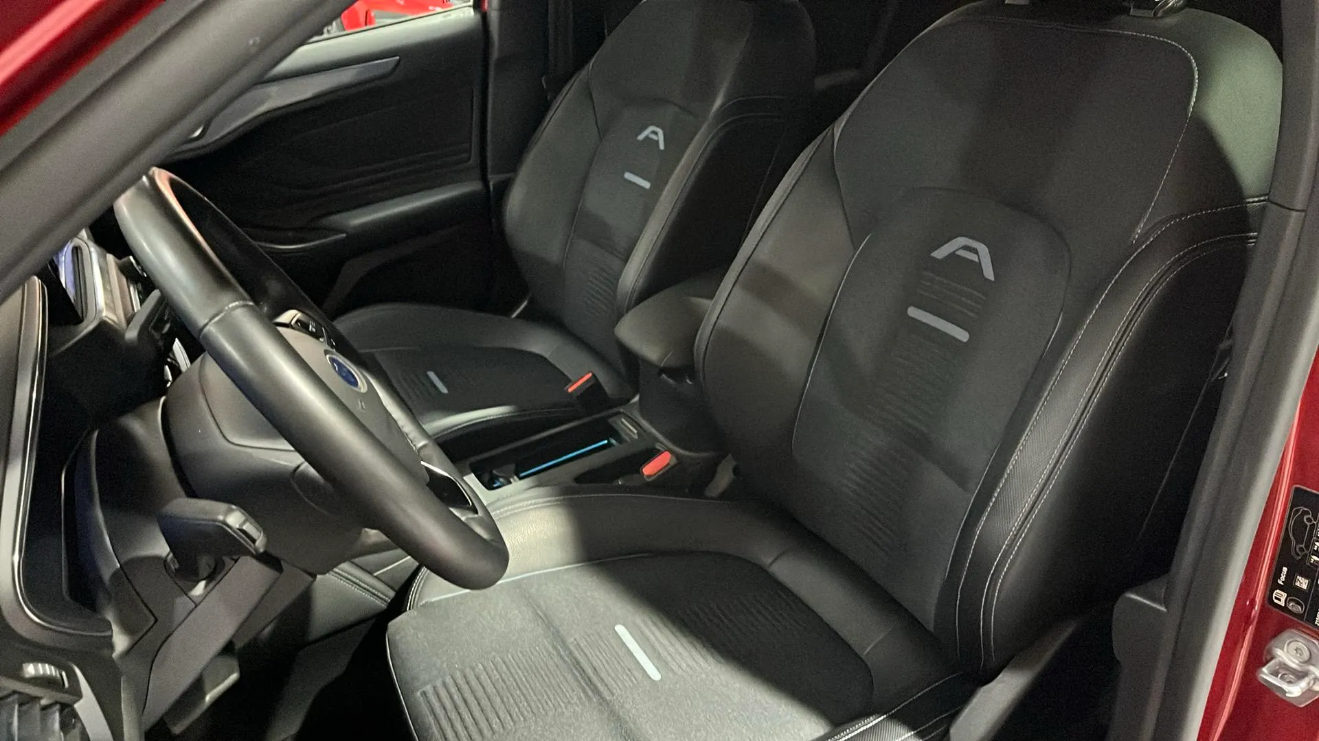 Ford Focus 1.0 EcoBoost MHEV Active X - foto 12