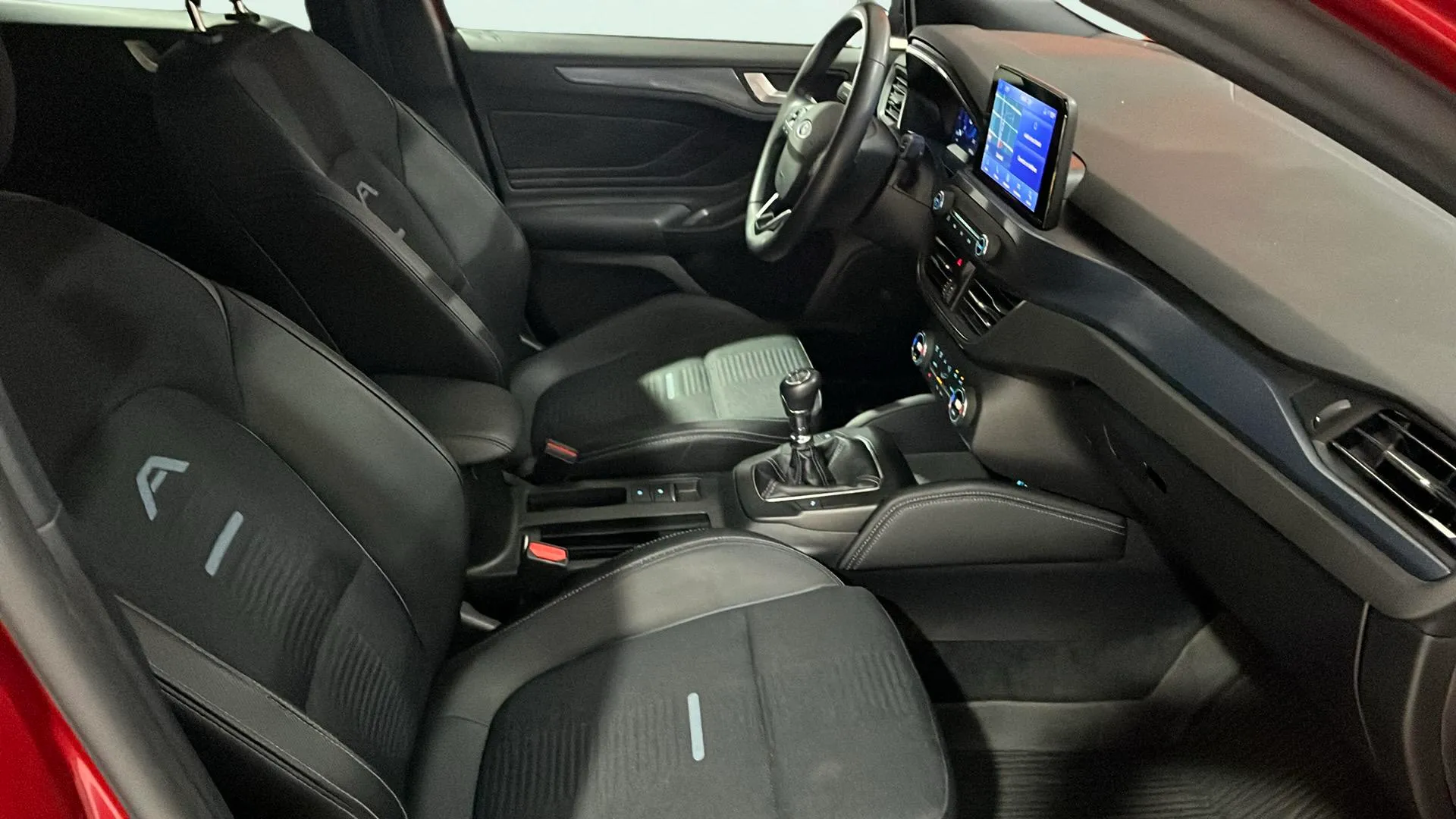 Ford Focus 1.0 EcoBoost MHEV Active X - foto 11