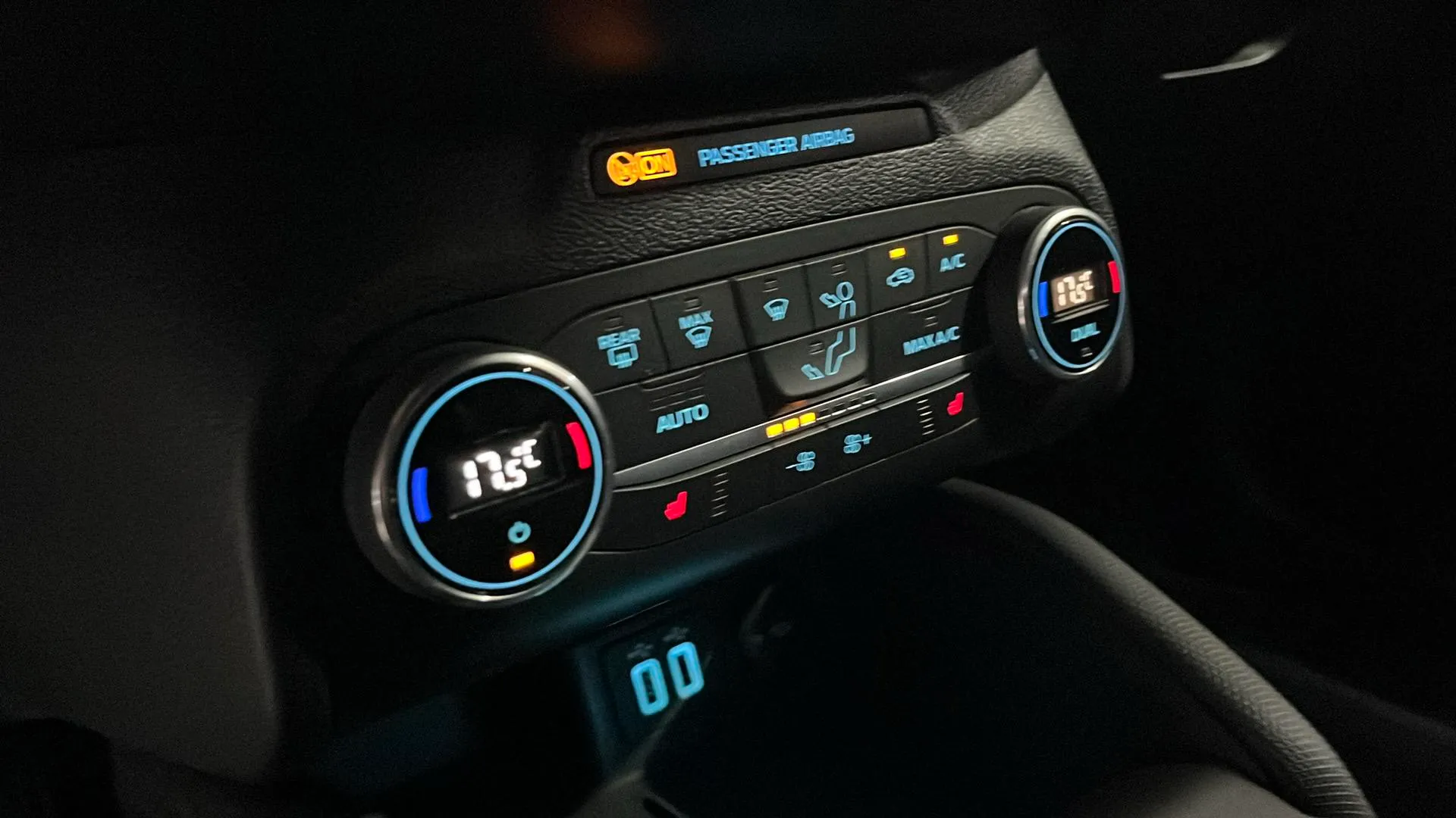 Ford Focus 1.0 EcoBoost MHEV Active X - foto 14