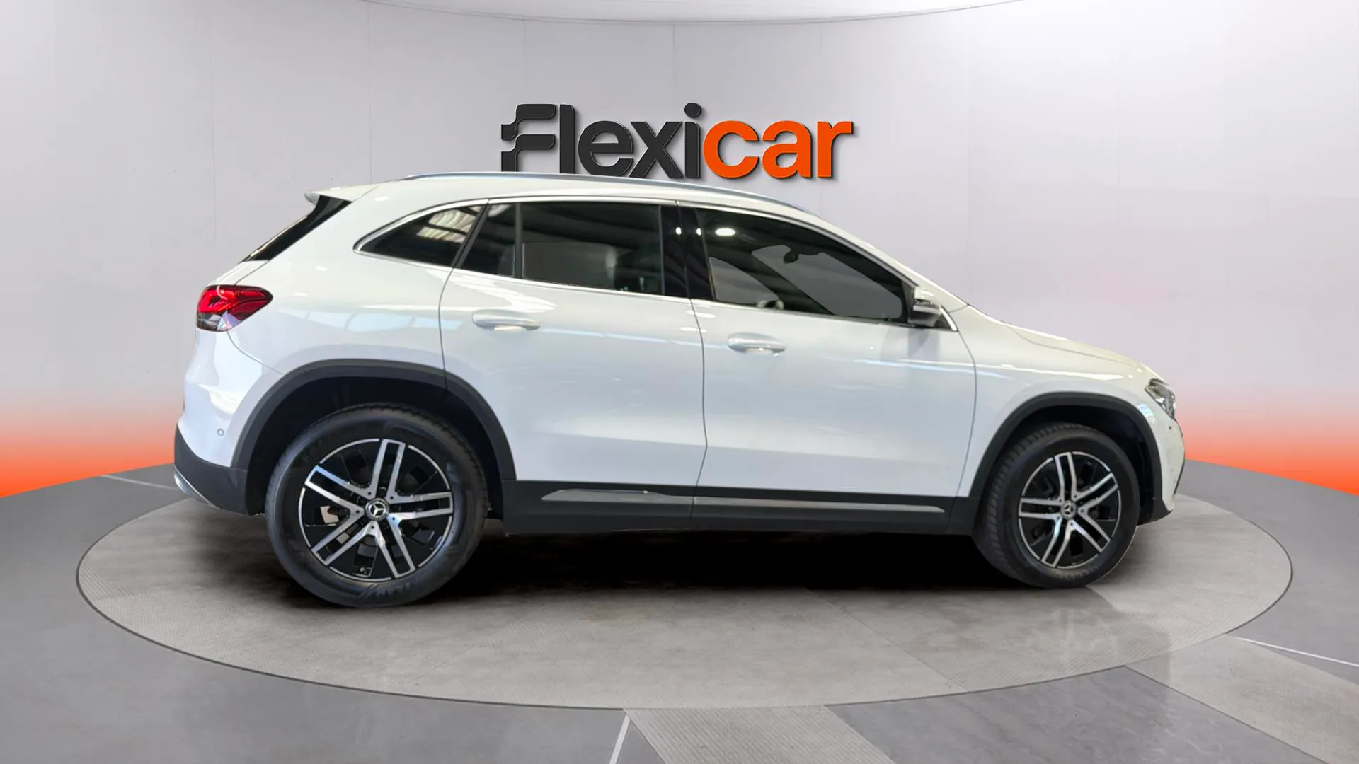Mercedes-Benz GLA 200 D - foto 7
