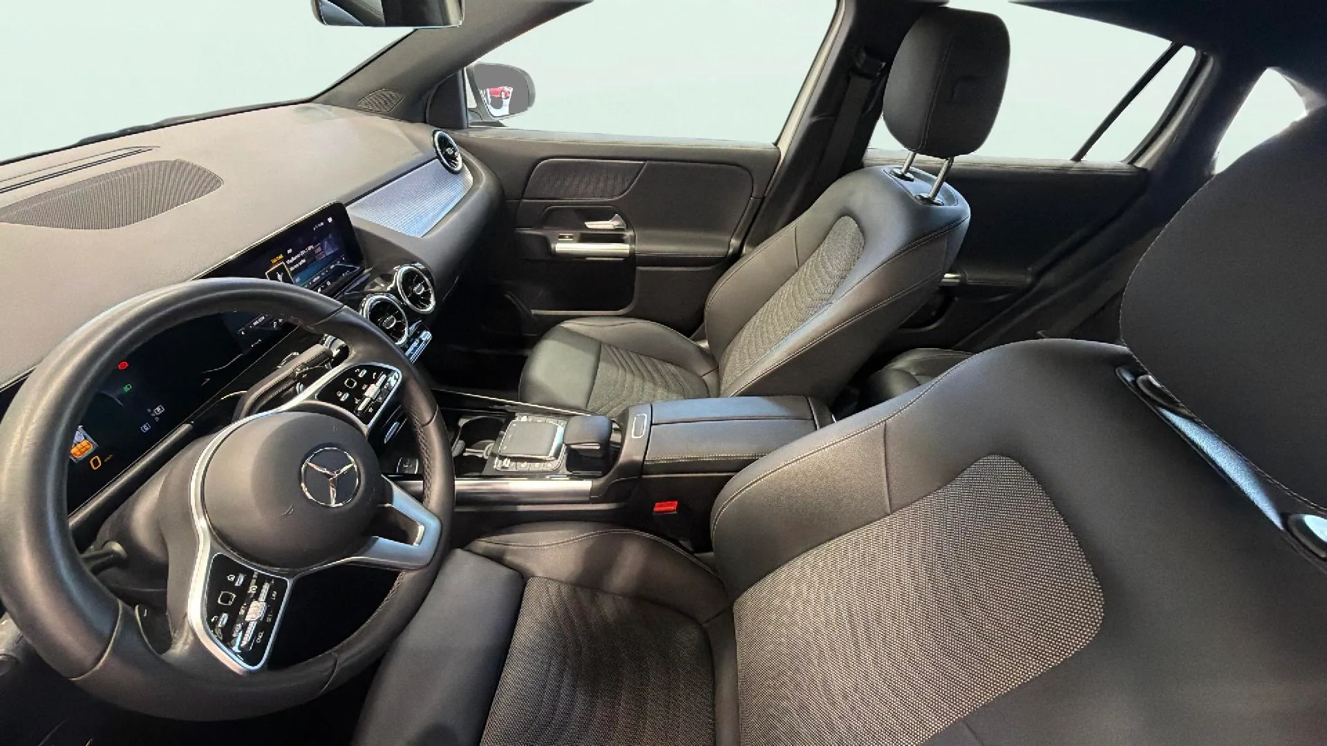 Mercedes-Benz GLA 200 D - foto 10