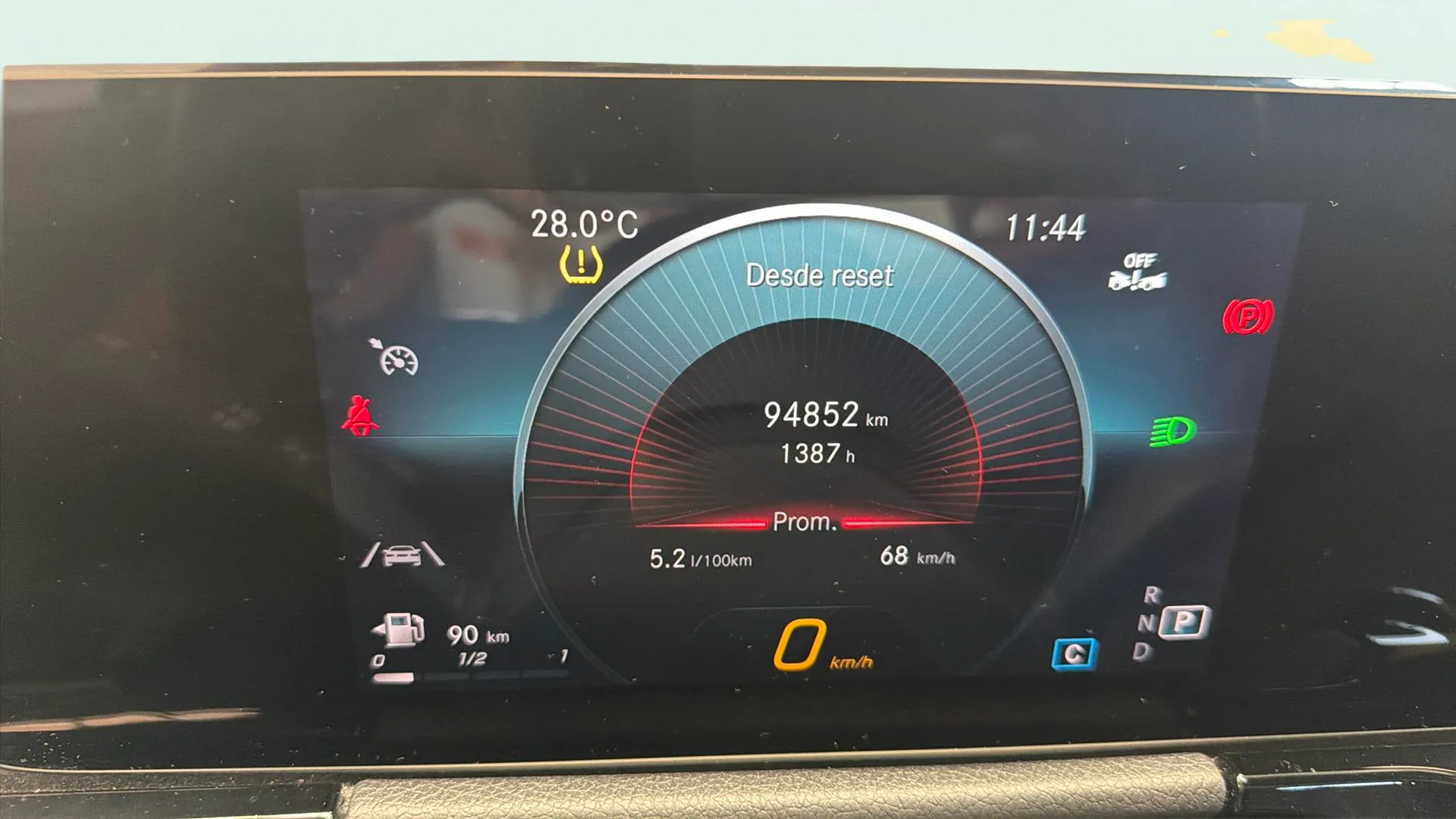 Mercedes-Benz GLA 200 D - foto 11