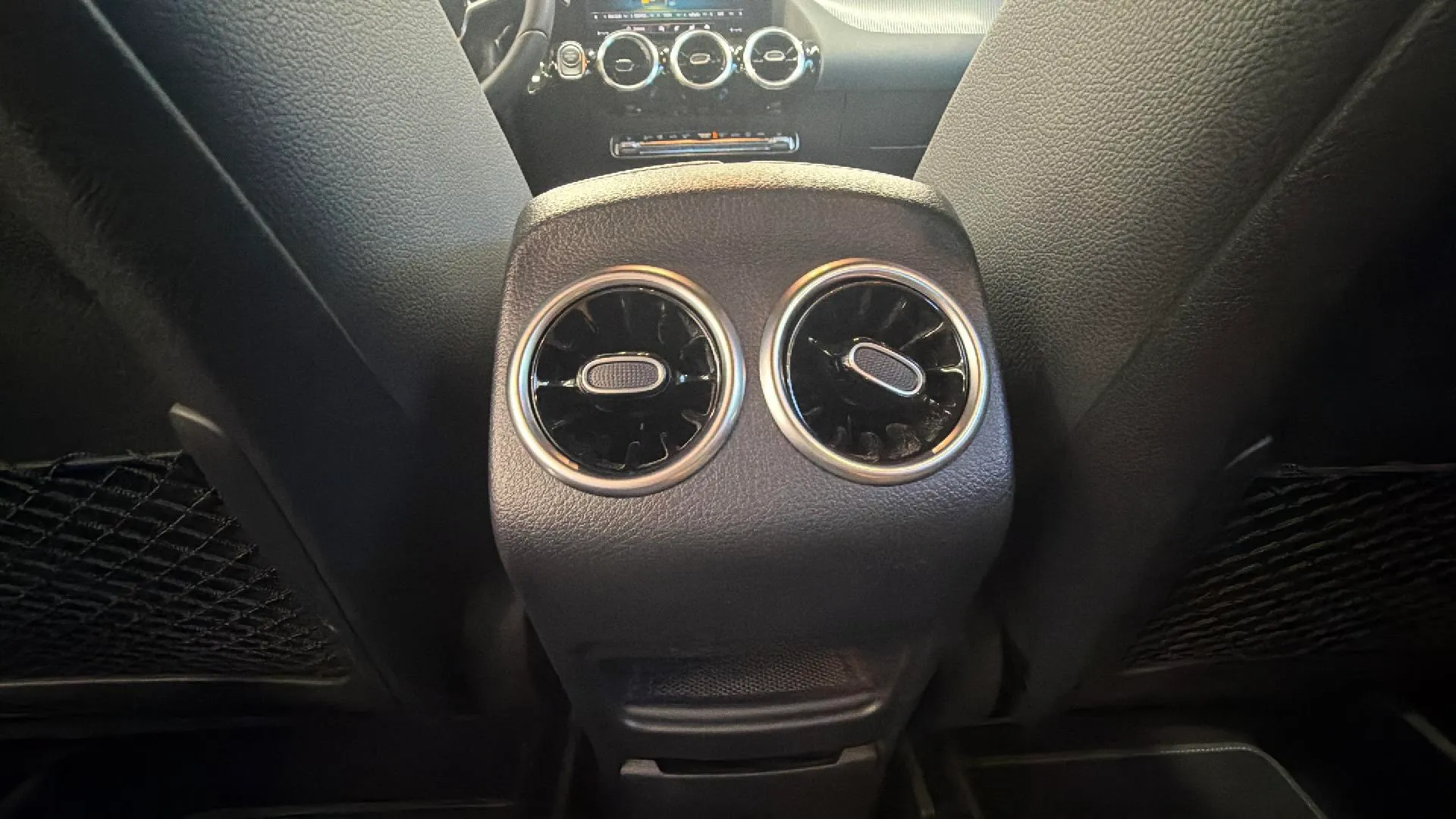 Mercedes-Benz GLA 200 D - foto 21