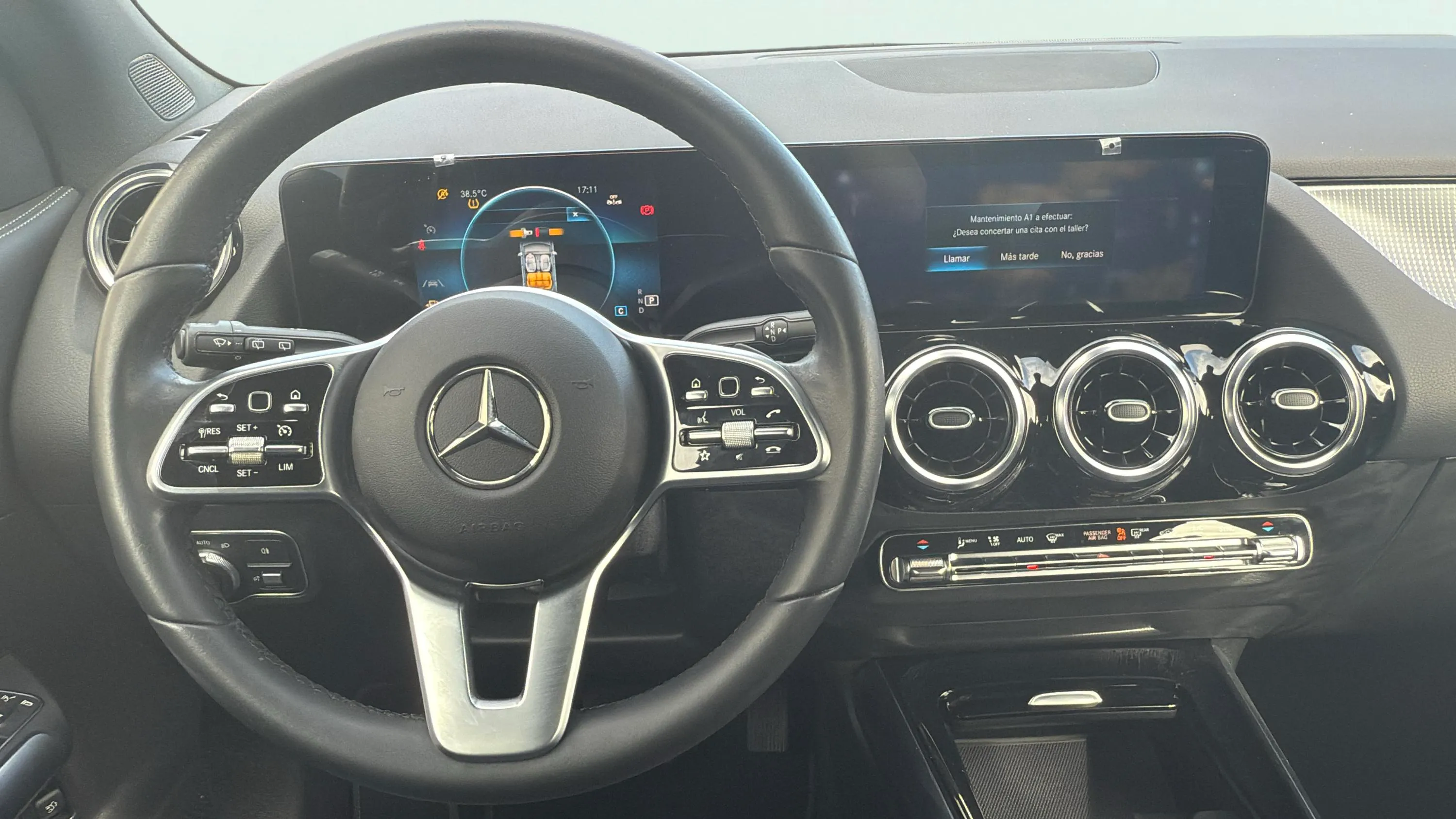 Mercedes-Benz GLA 200 D - foto 11