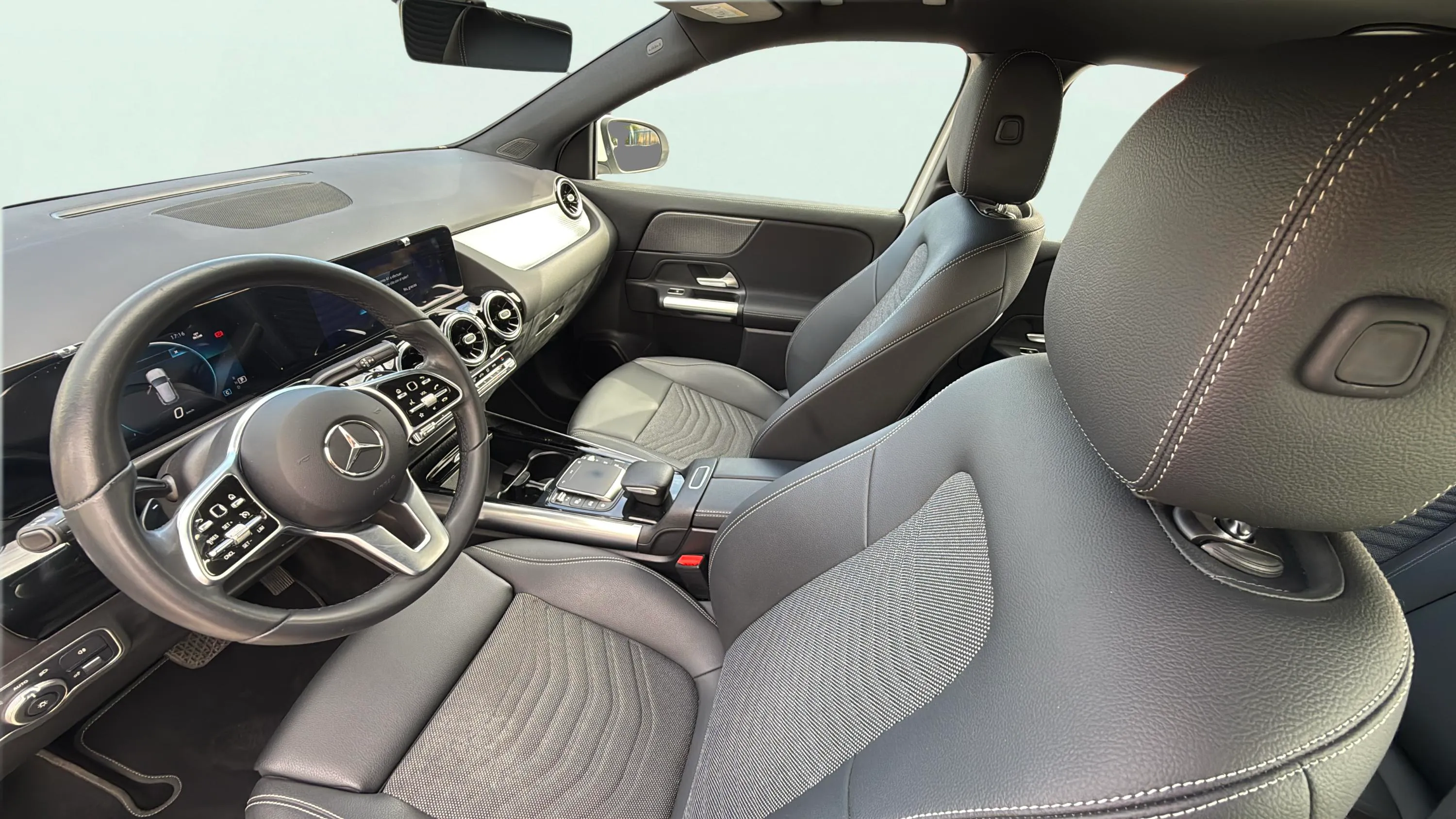 Mercedes-Benz GLA 200 D - foto 9
