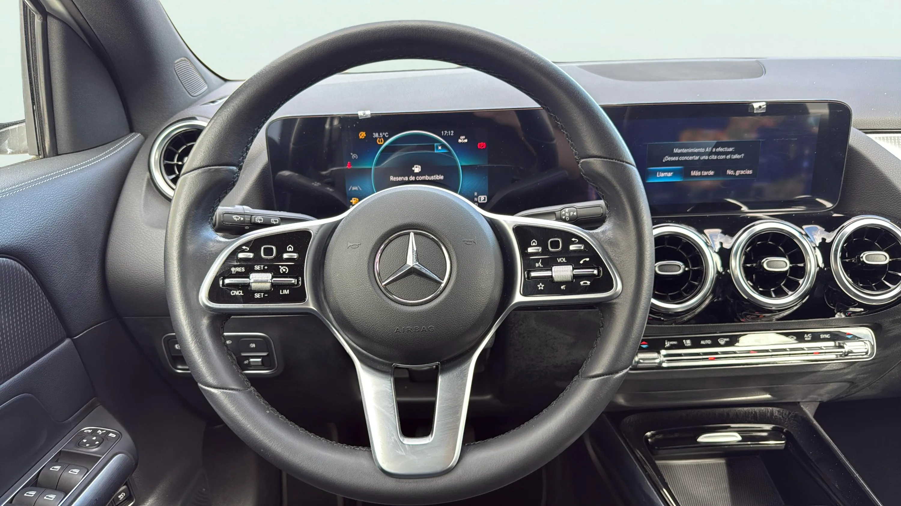 Mercedes-Benz GLA 200 D - foto 12