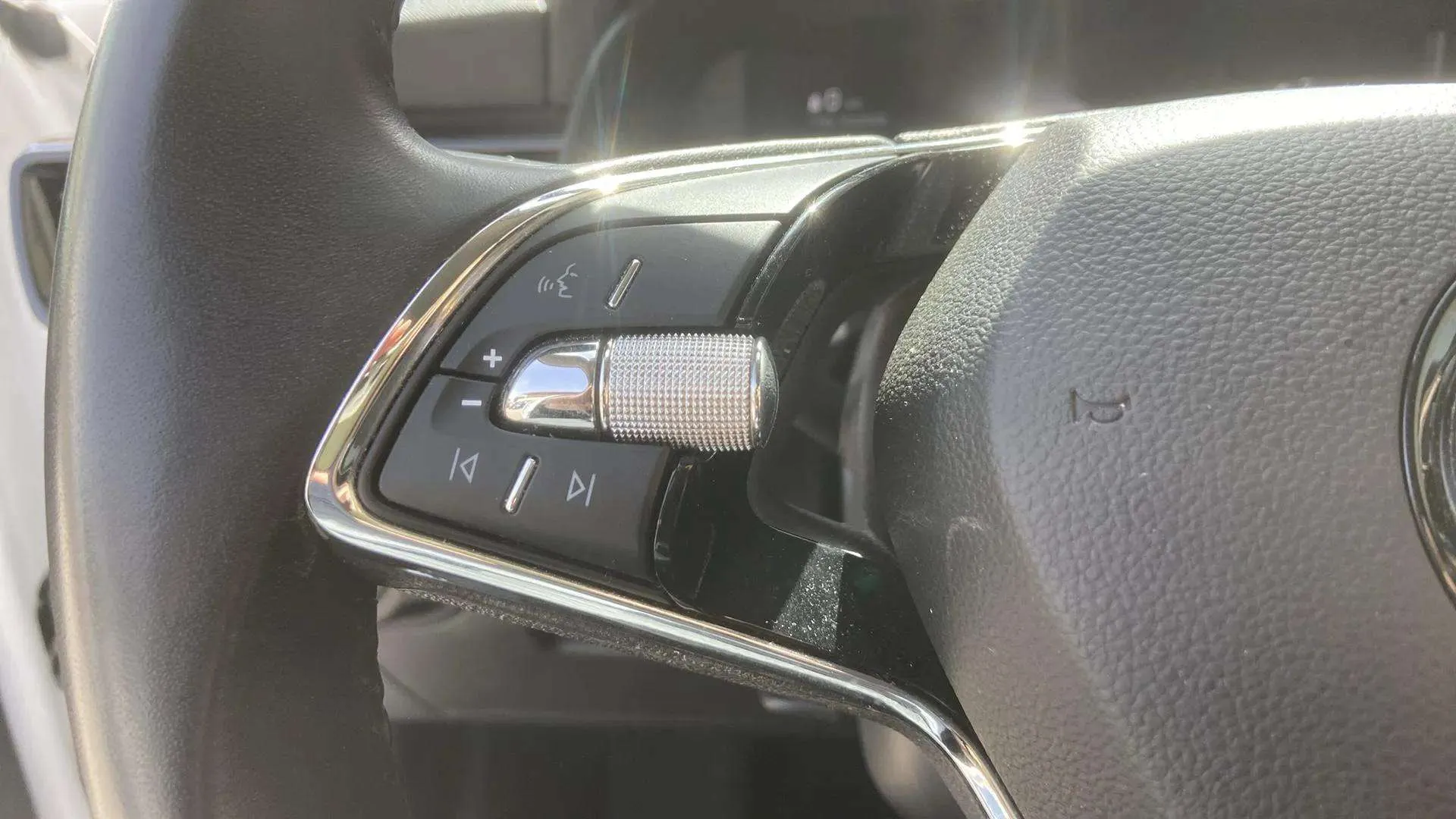 Škoda Kamiq 1.0 TSI DSG Ambition - foto 14