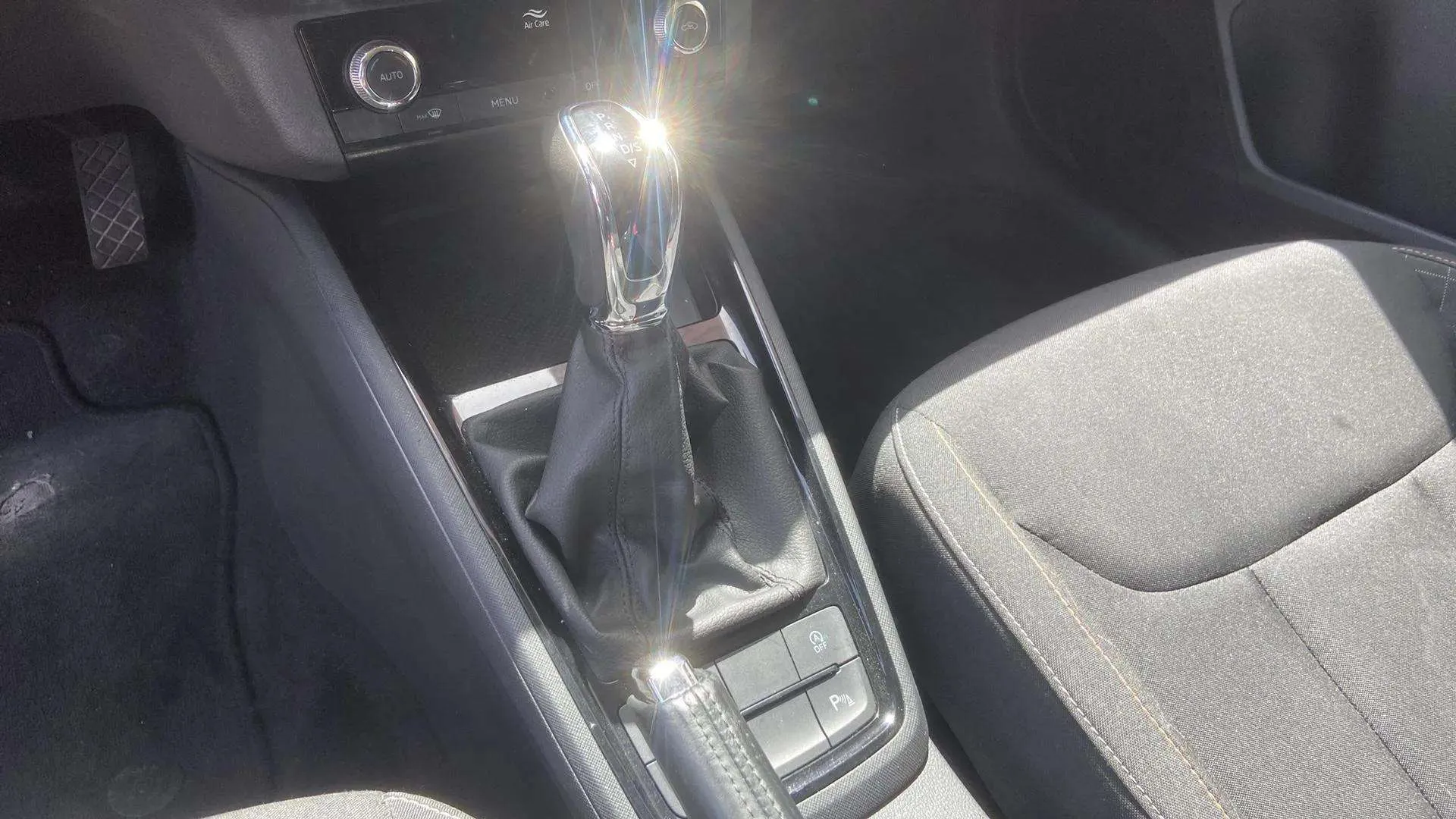 Škoda Kamiq 1.0 TSI DSG Ambition - foto 17