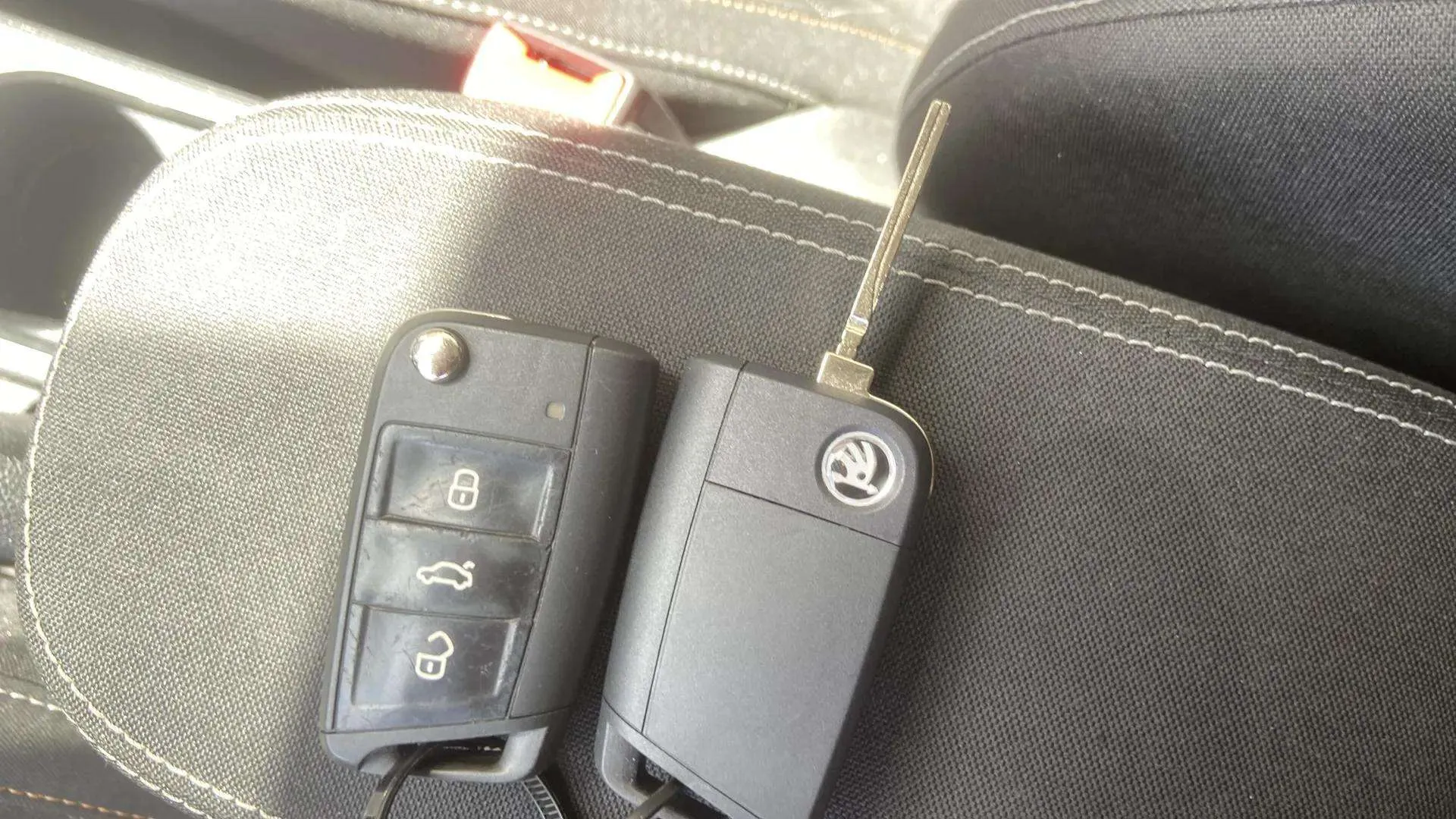 Škoda Kamiq 1.0 TSI DSG Ambition - foto 18