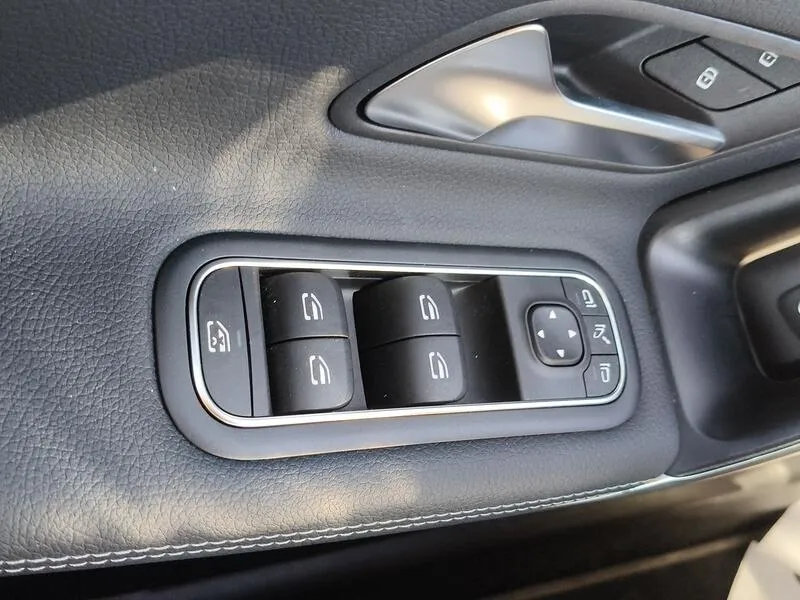 Mercedes-Benz Clase C 250e - foto 28