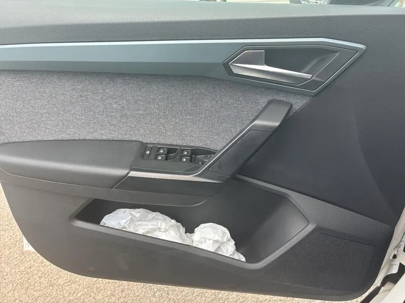 SEAT Arona 1.0 TSI Xperience Plus - foto 29