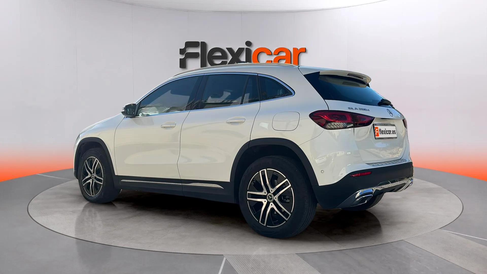 Mercedes-Benz GLA 200 D 4MATIC - foto 6
