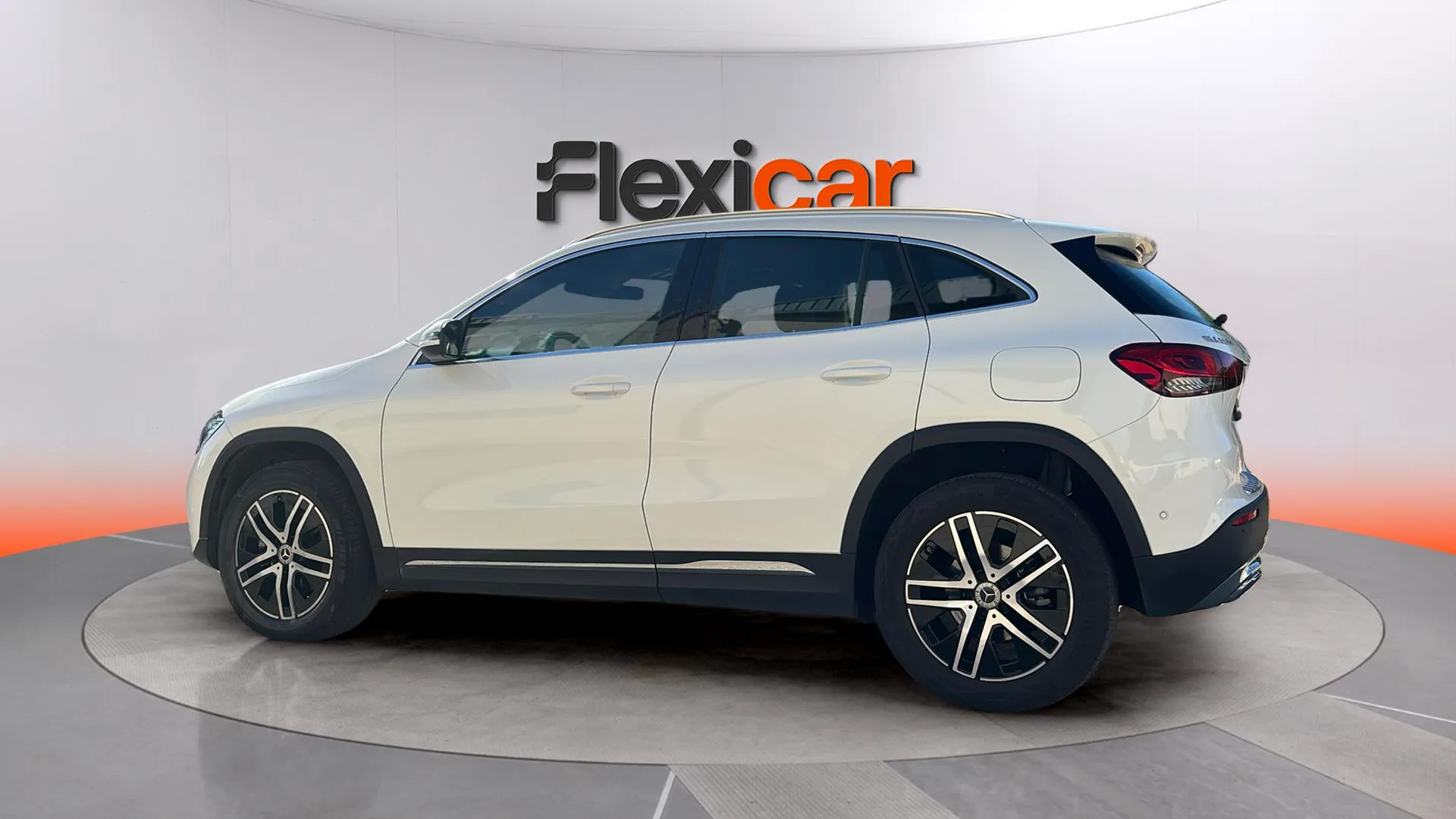 Mercedes-Benz GLA 200 D 4MATIC - foto 5