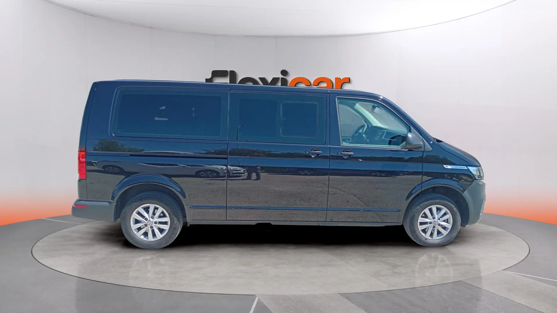 Volkswagen Caravelle Larga 2.0 TDI Aut - foto 11