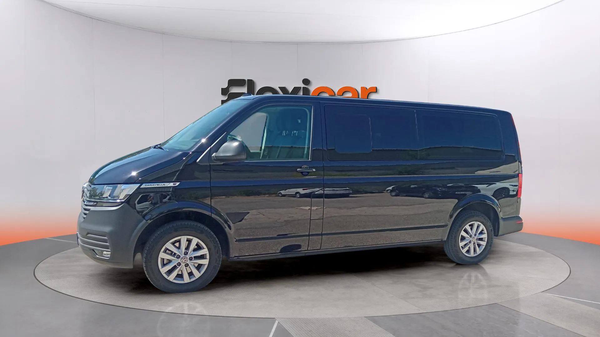 Volkswagen Caravelle Larga 2.0 TDI Aut - foto 5