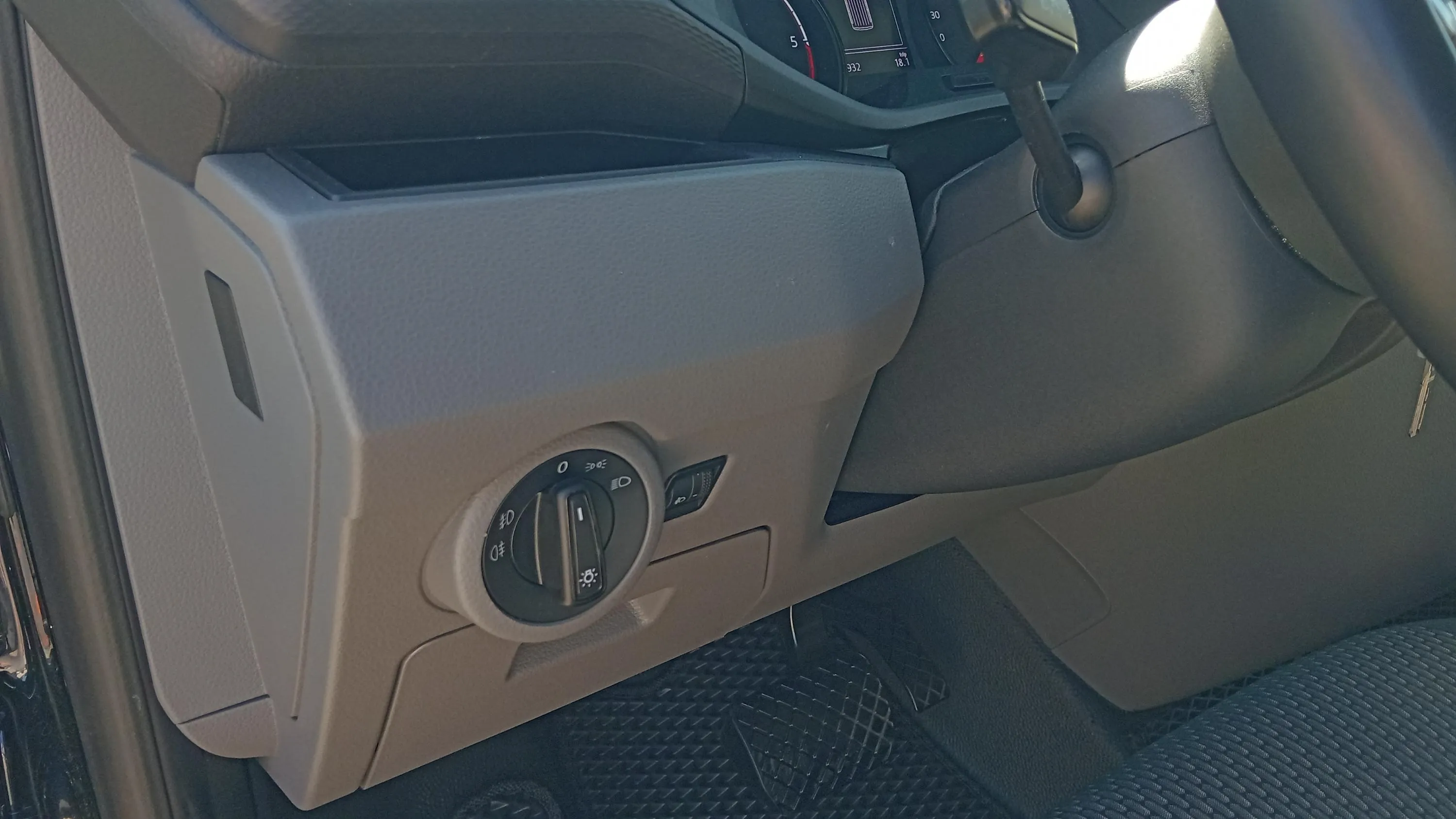 Volkswagen Caravelle Larga 2.0 TDI Aut - foto 25