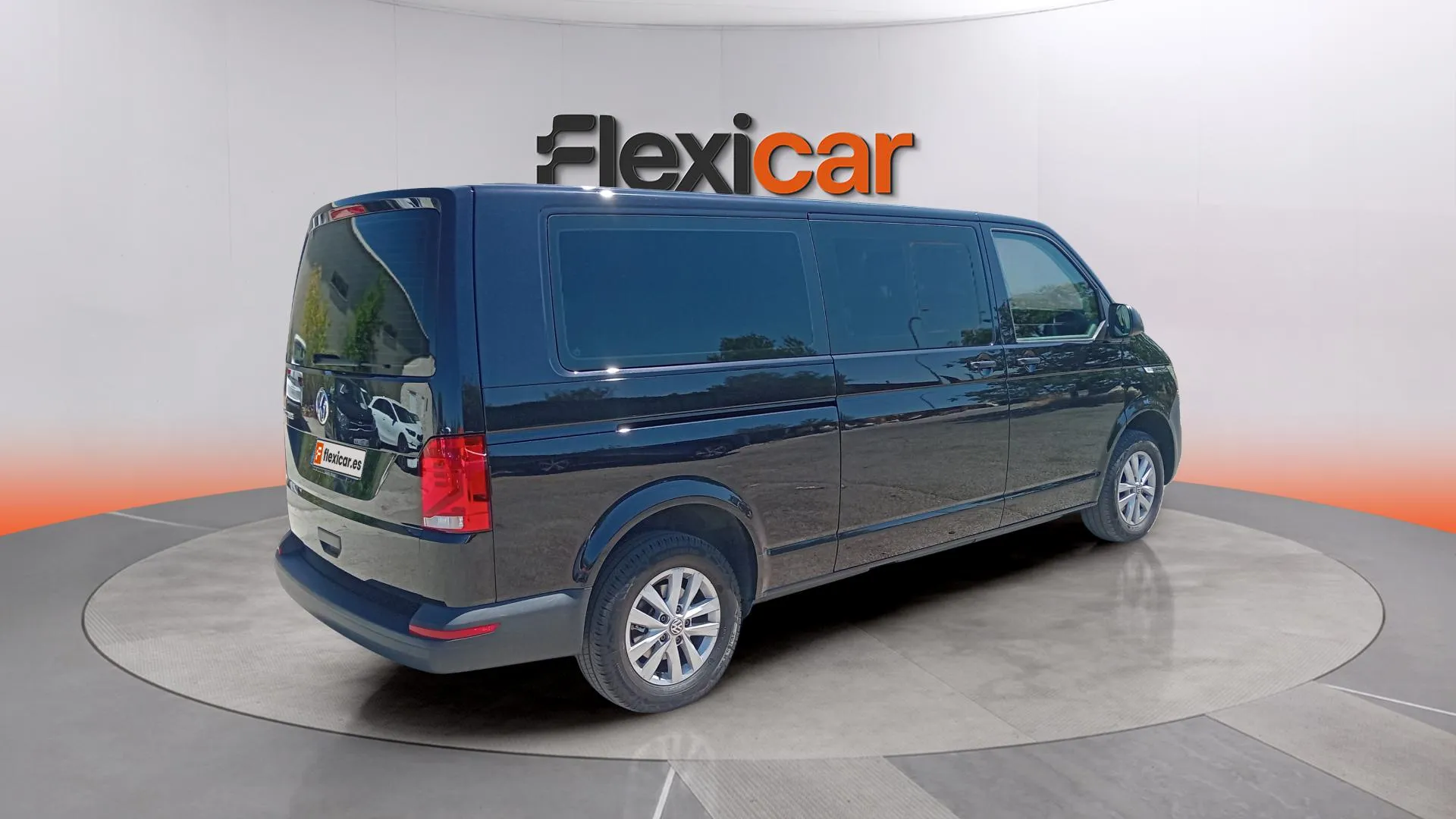 Volkswagen Caravelle Larga 2.0 TDI Aut - foto 10