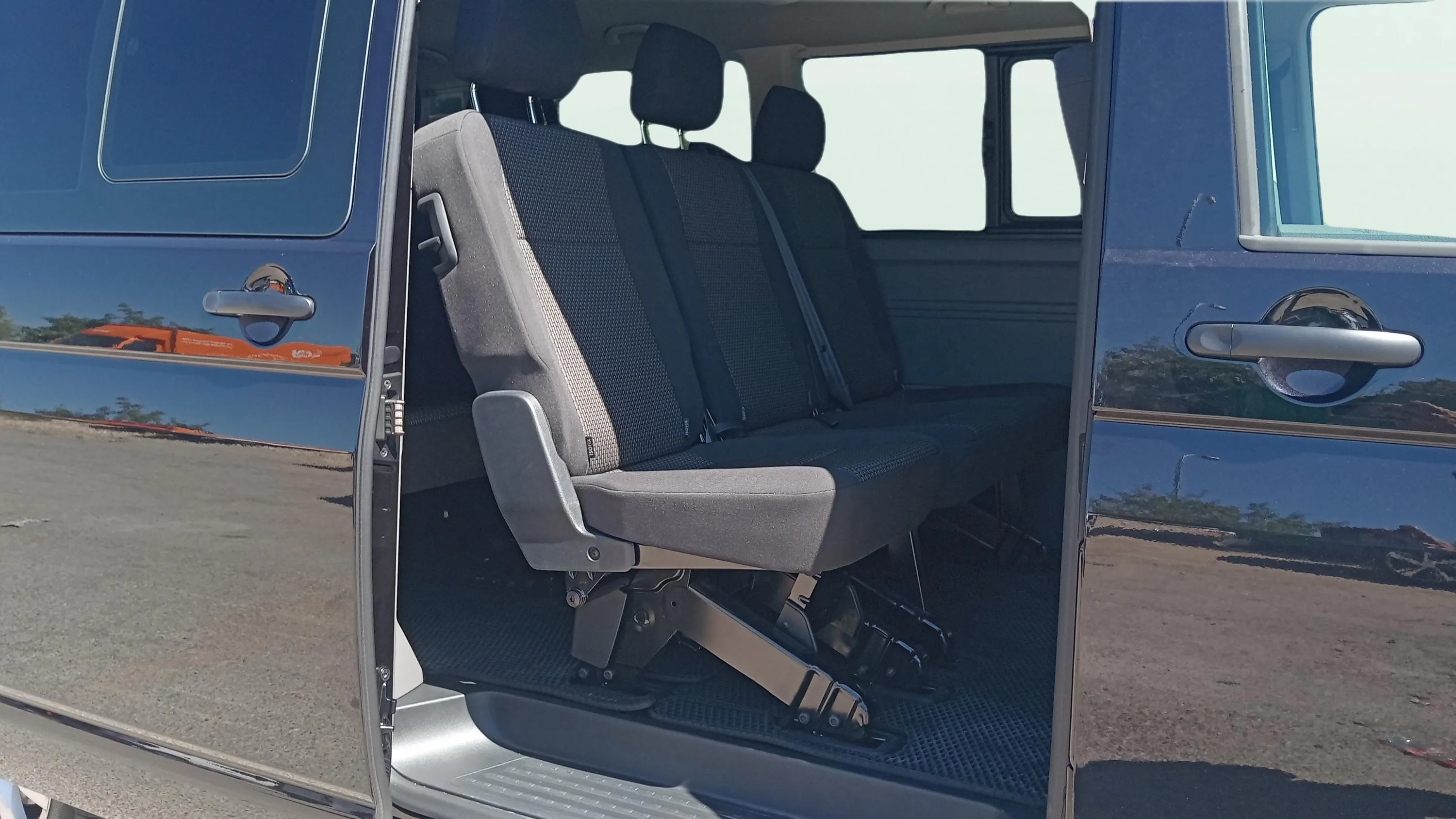 Volkswagen Caravelle Larga 2.0 TDI Aut - foto 18