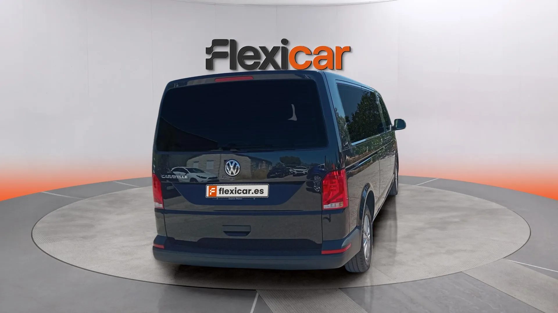 Volkswagen Caravelle Larga 2.0 TDI Aut - foto 9