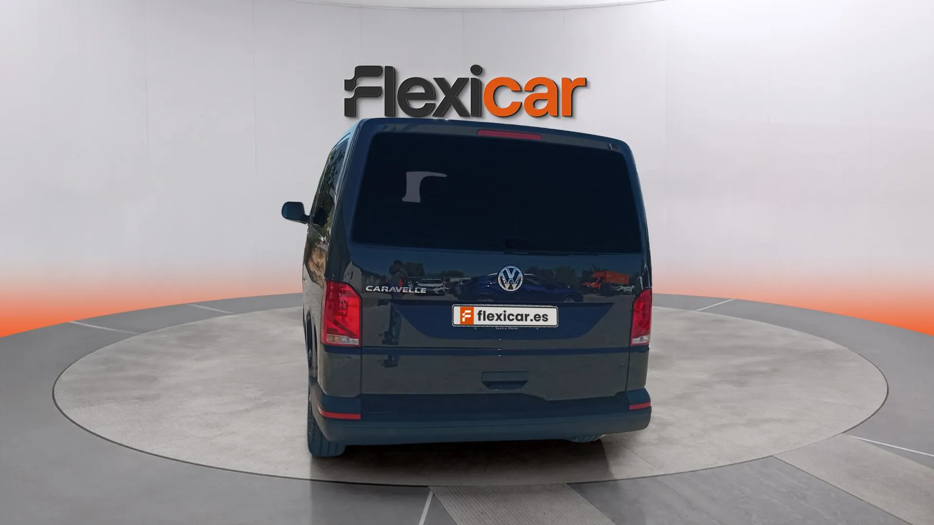Volkswagen Caravelle Larga 2.0 TDI Aut - foto 8