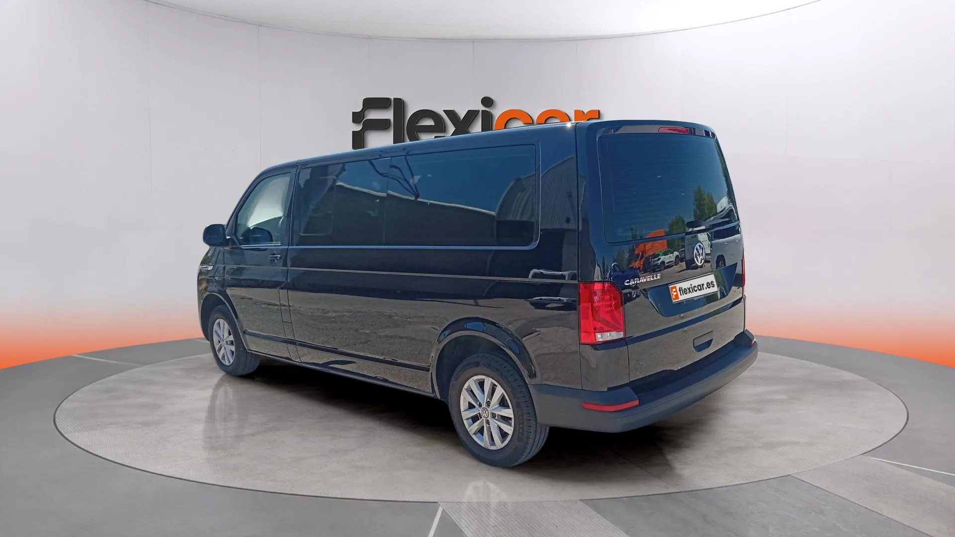 Volkswagen Caravelle Larga 2.0 TDI Aut - foto 7
