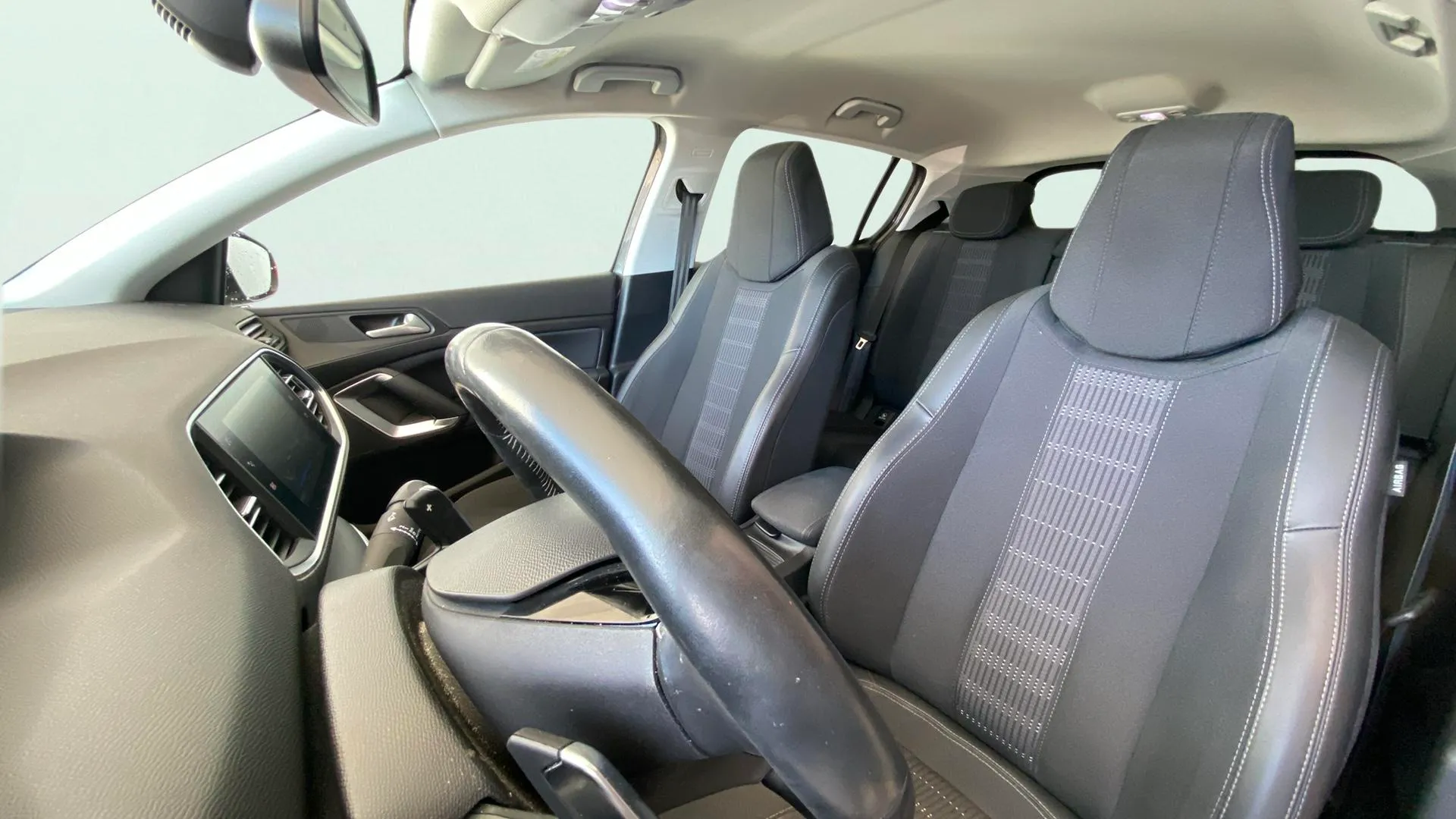 Peugeot 308 Allure PureTech 130 EAT8 - foto 10