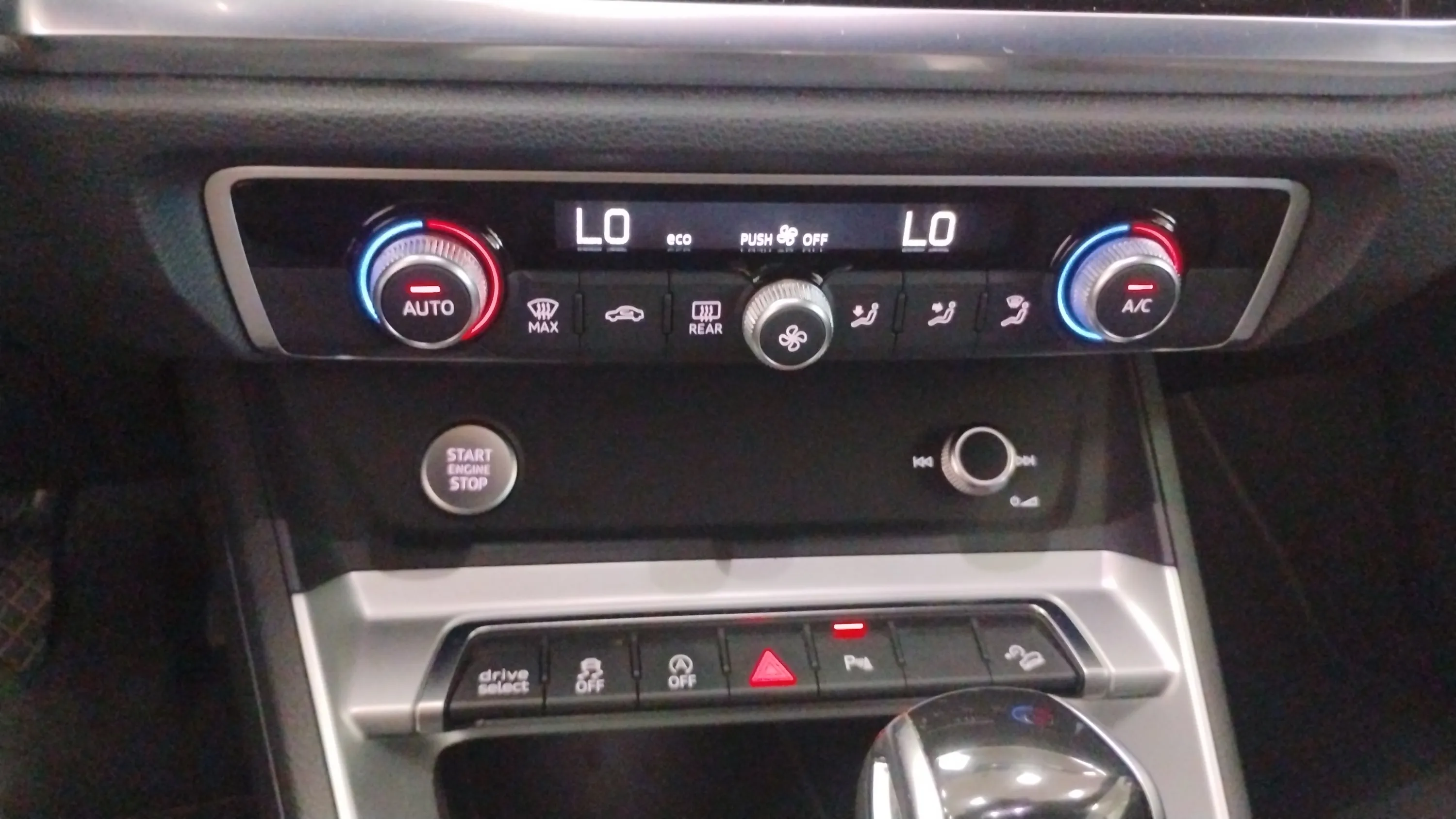 Audi Q3 40 TDI S tronic quattro Advanced - foto 17