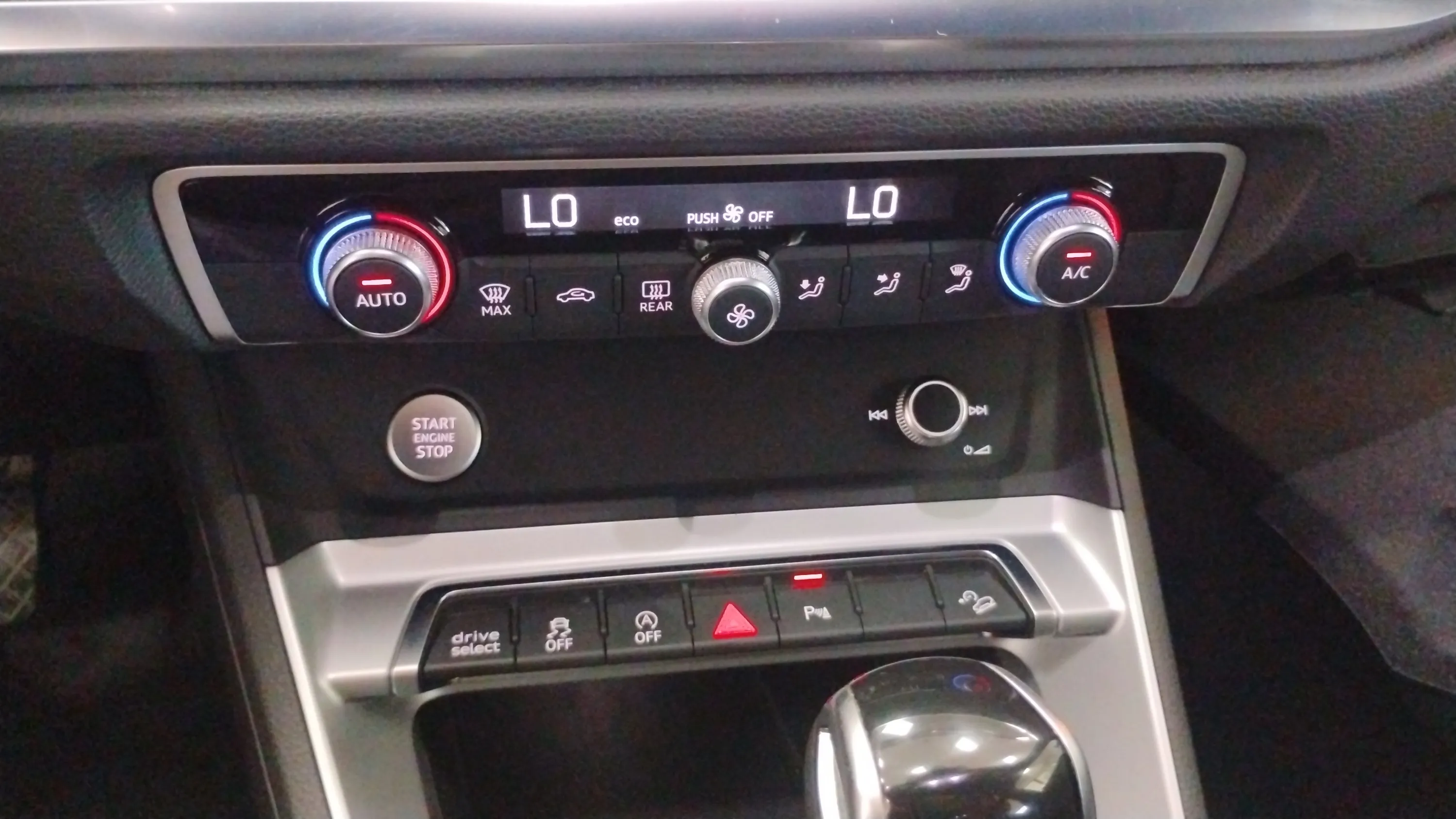 Audi Q3 40 TDI S tronic quattro Advanced - foto 20