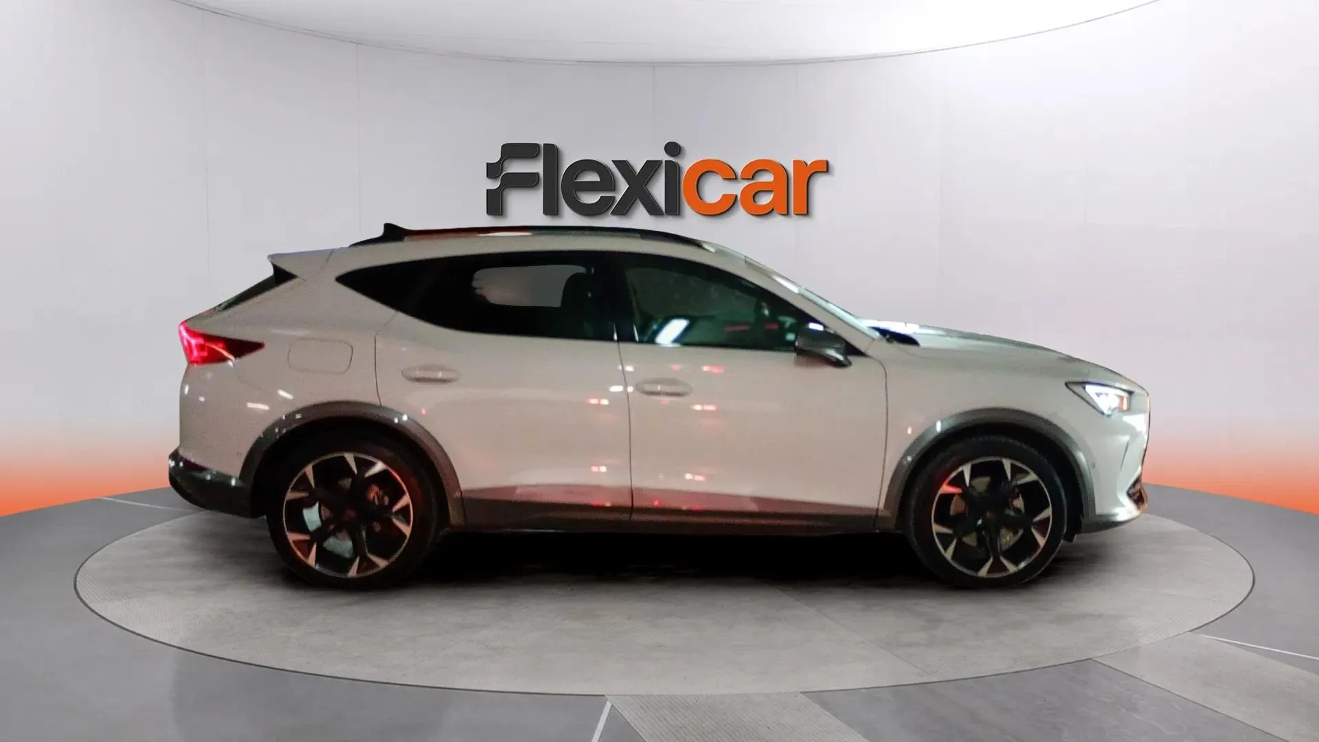 Cupra Formentor 1.4 e-Hybrid DSG - foto 2