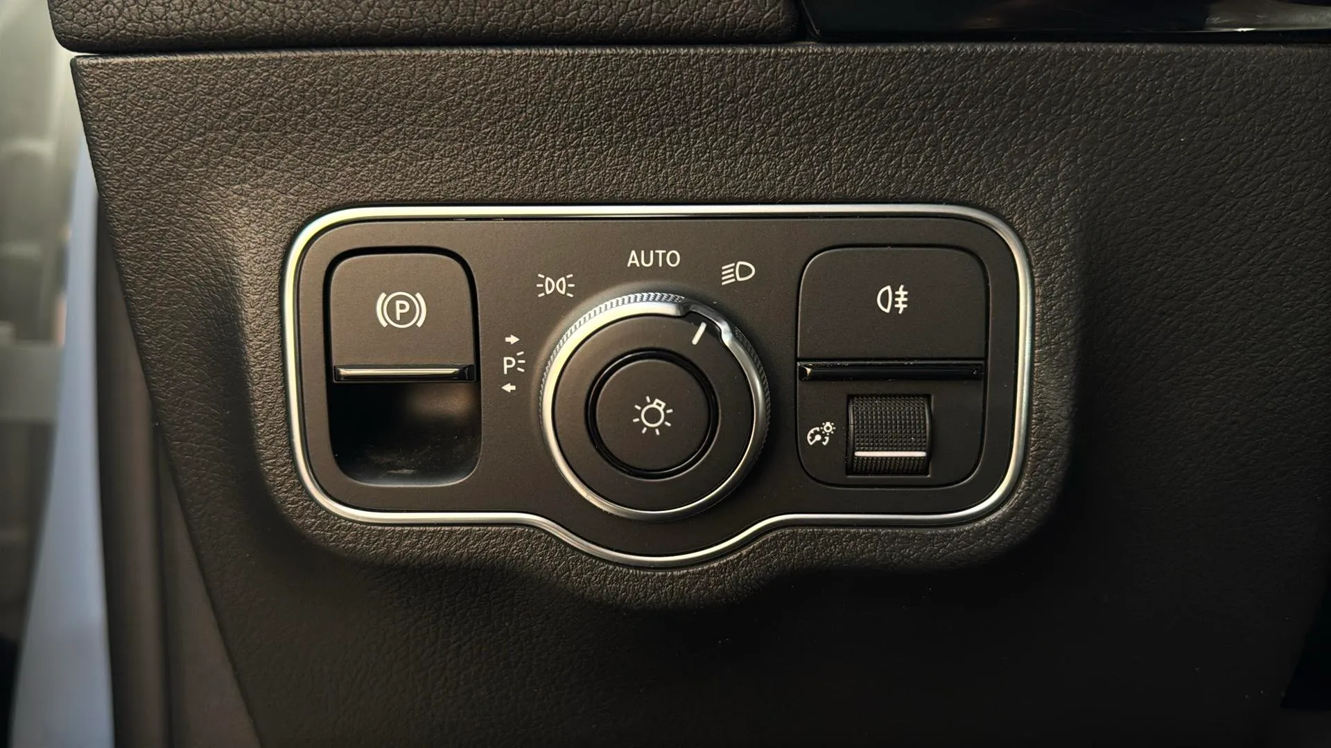 Mercedes-Benz GLA 200 D - foto 18