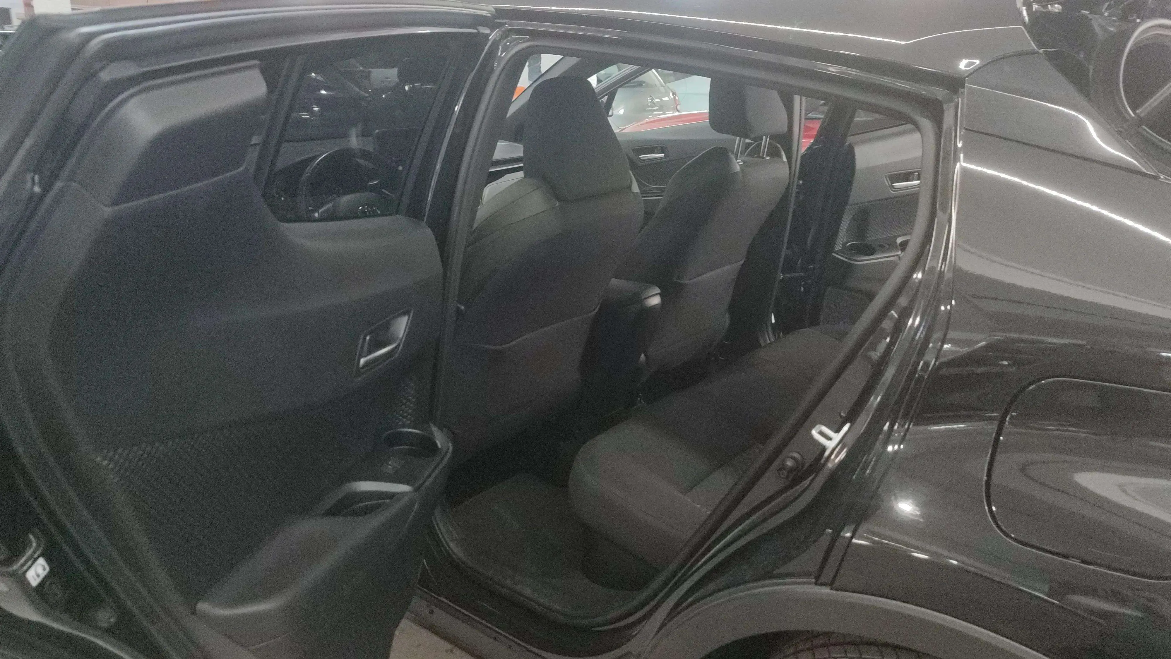 Toyota C-HR 1.8 125H Active - foto 18