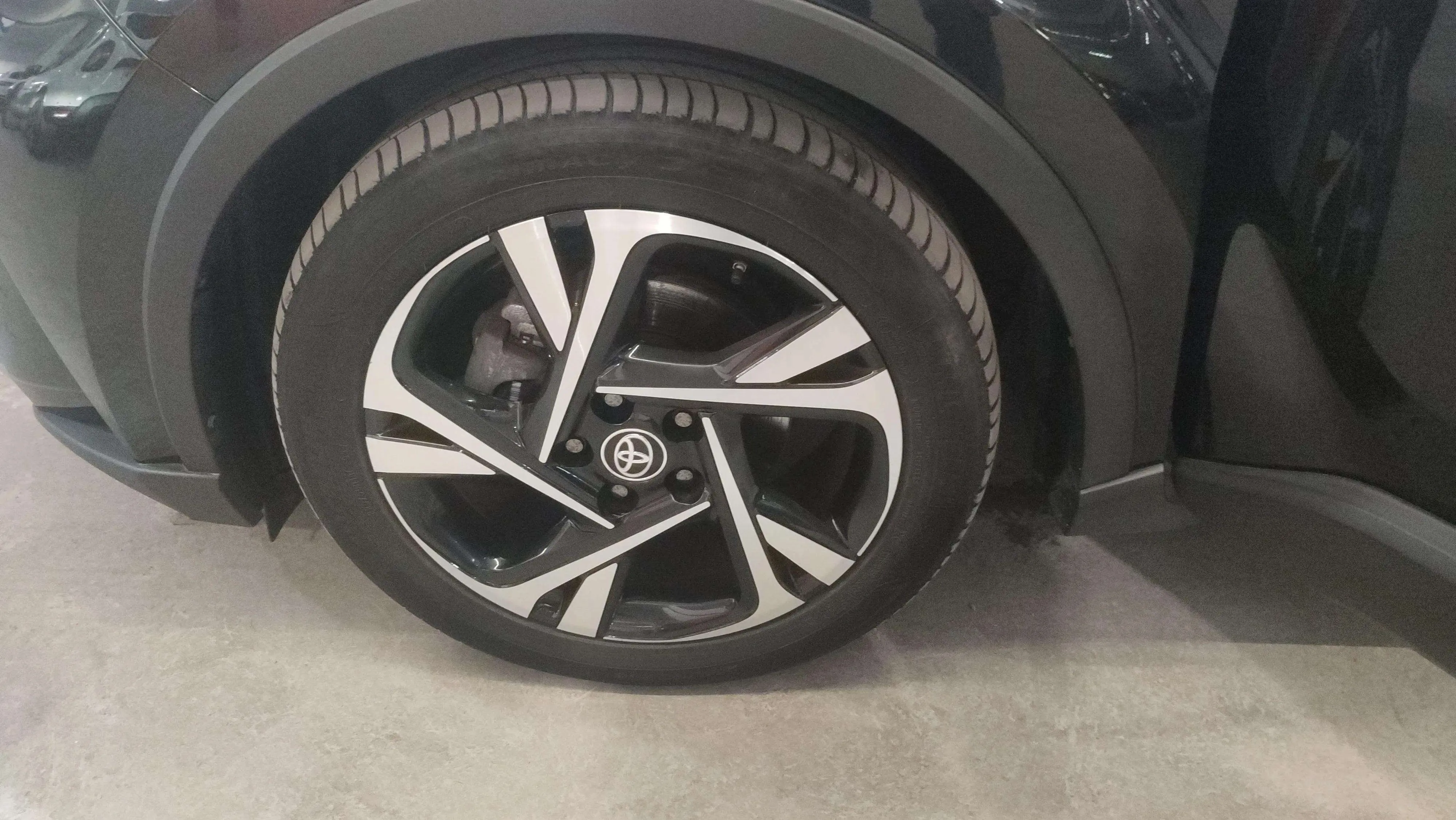 Toyota C-HR 1.8 125H Active - foto 13