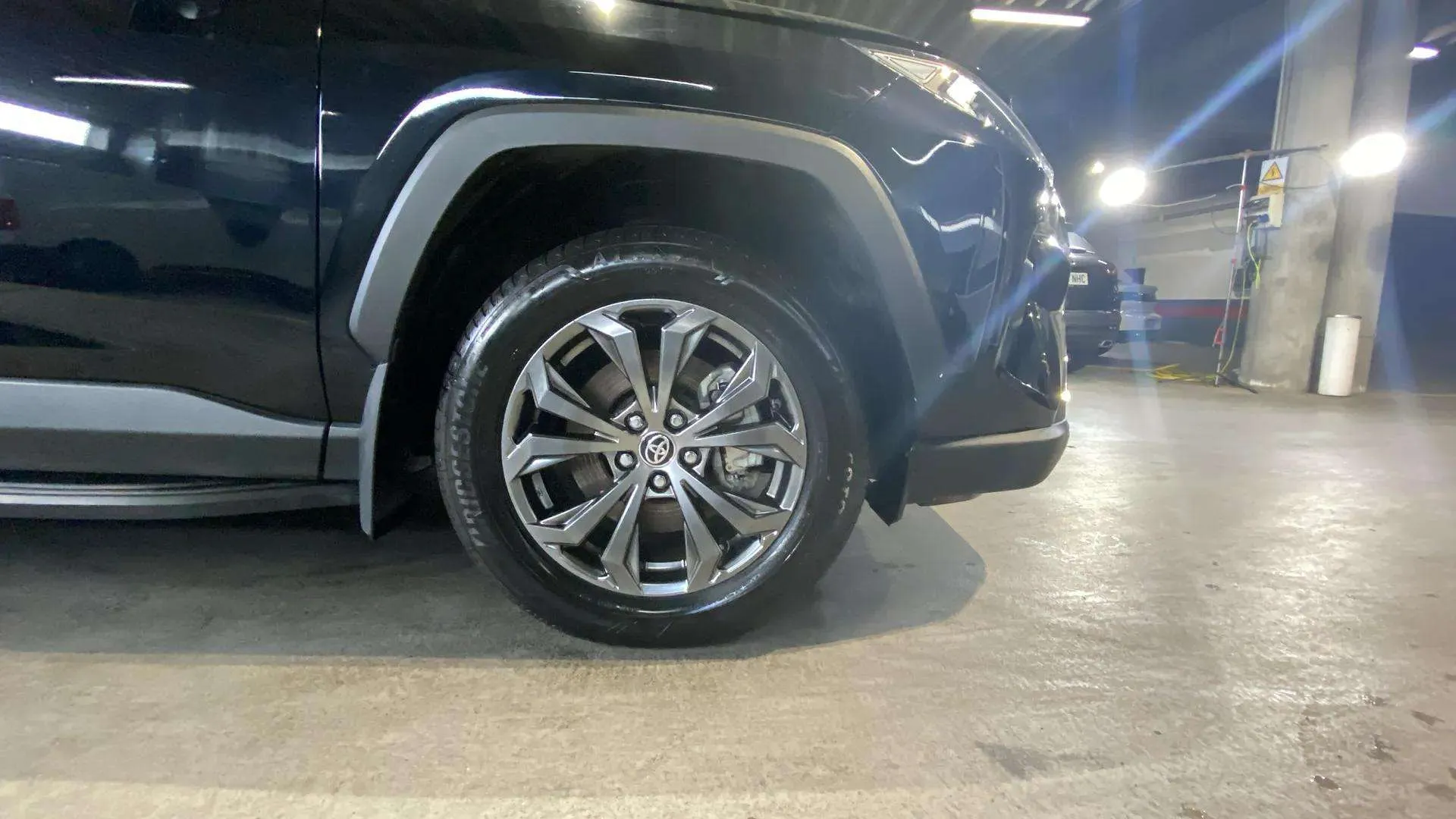 Toyota RAV4 2.5l 220H Advance - foto 12