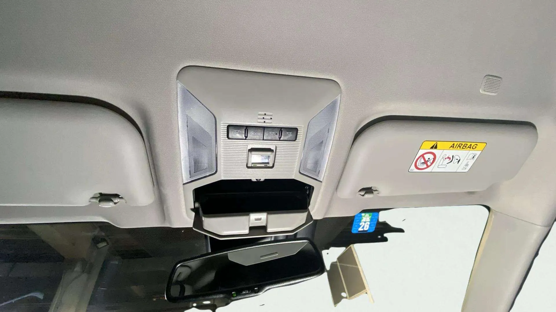 Toyota RAV4 2.5l 220H Advance - foto 27