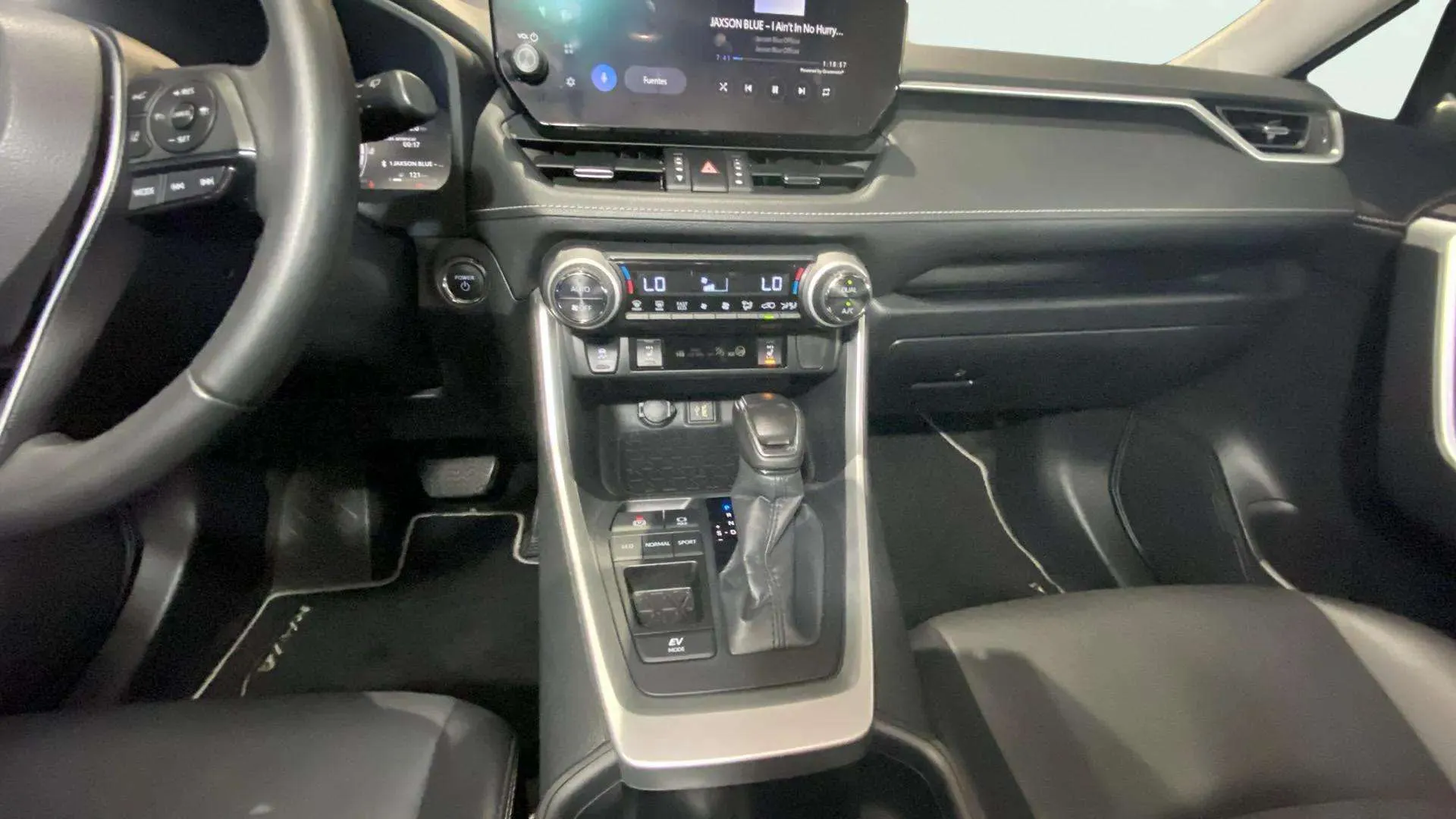 Toyota RAV4 2.5l 220H Advance - foto 14