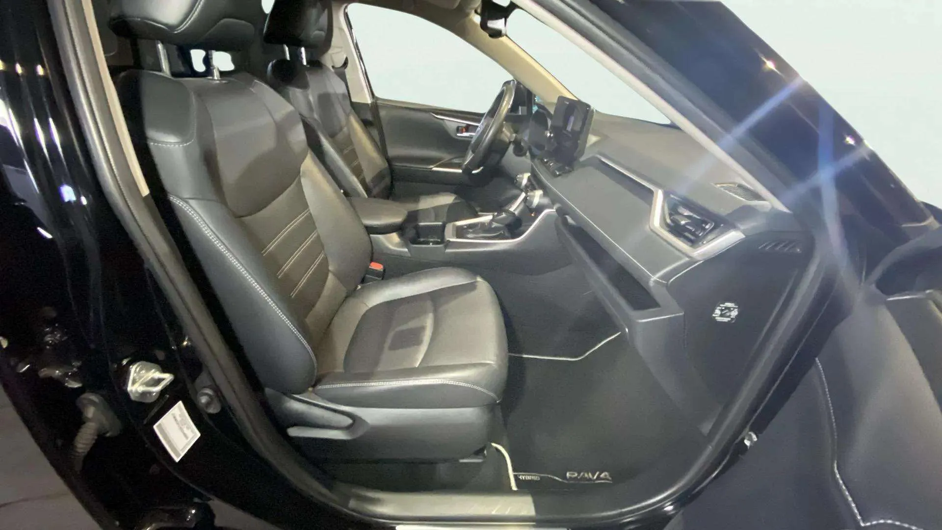 Toyota RAV4 2.5l 220H Advance - foto 16
