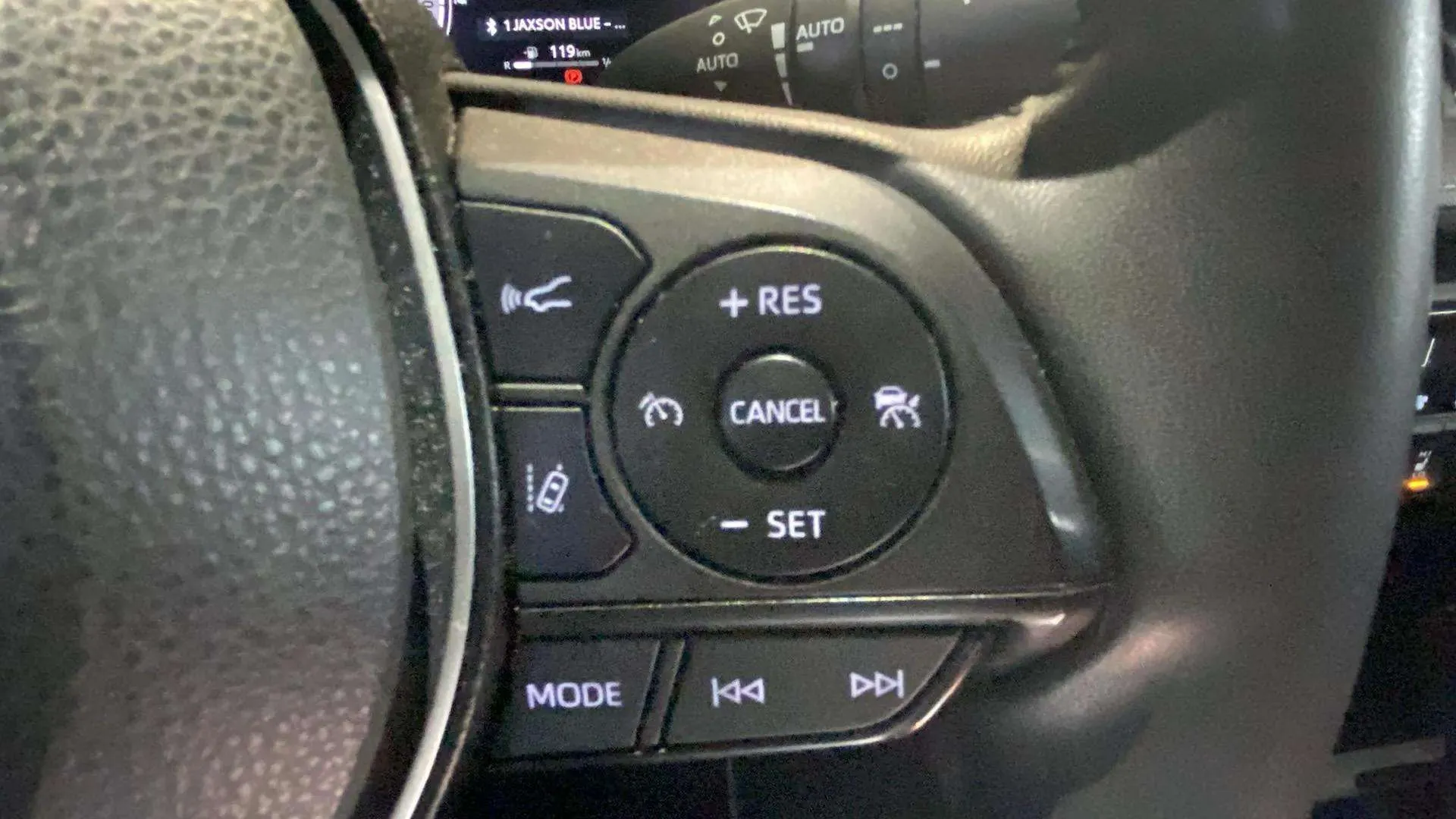 Toyota RAV4 2.5l 220H Advance - foto 25
