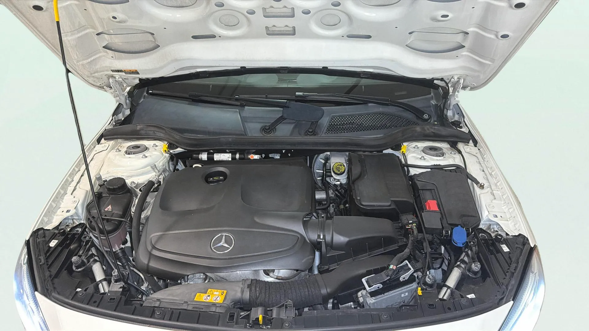 Mercedes-Benz GLA 180 - foto 15